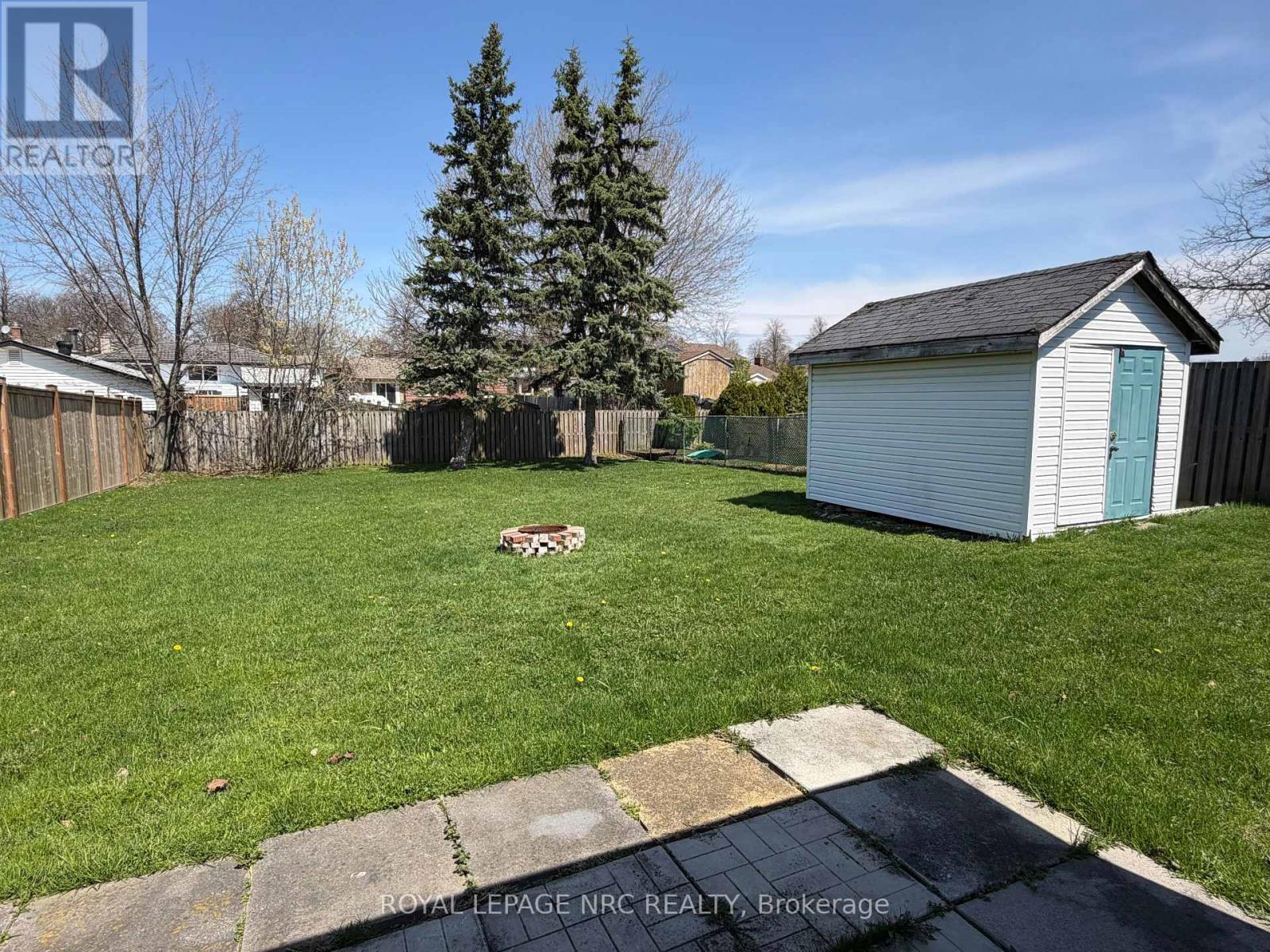 












8025 THORTON STREET

,
Niagara Falls (Ascot),




Ontario
L2H2C2

