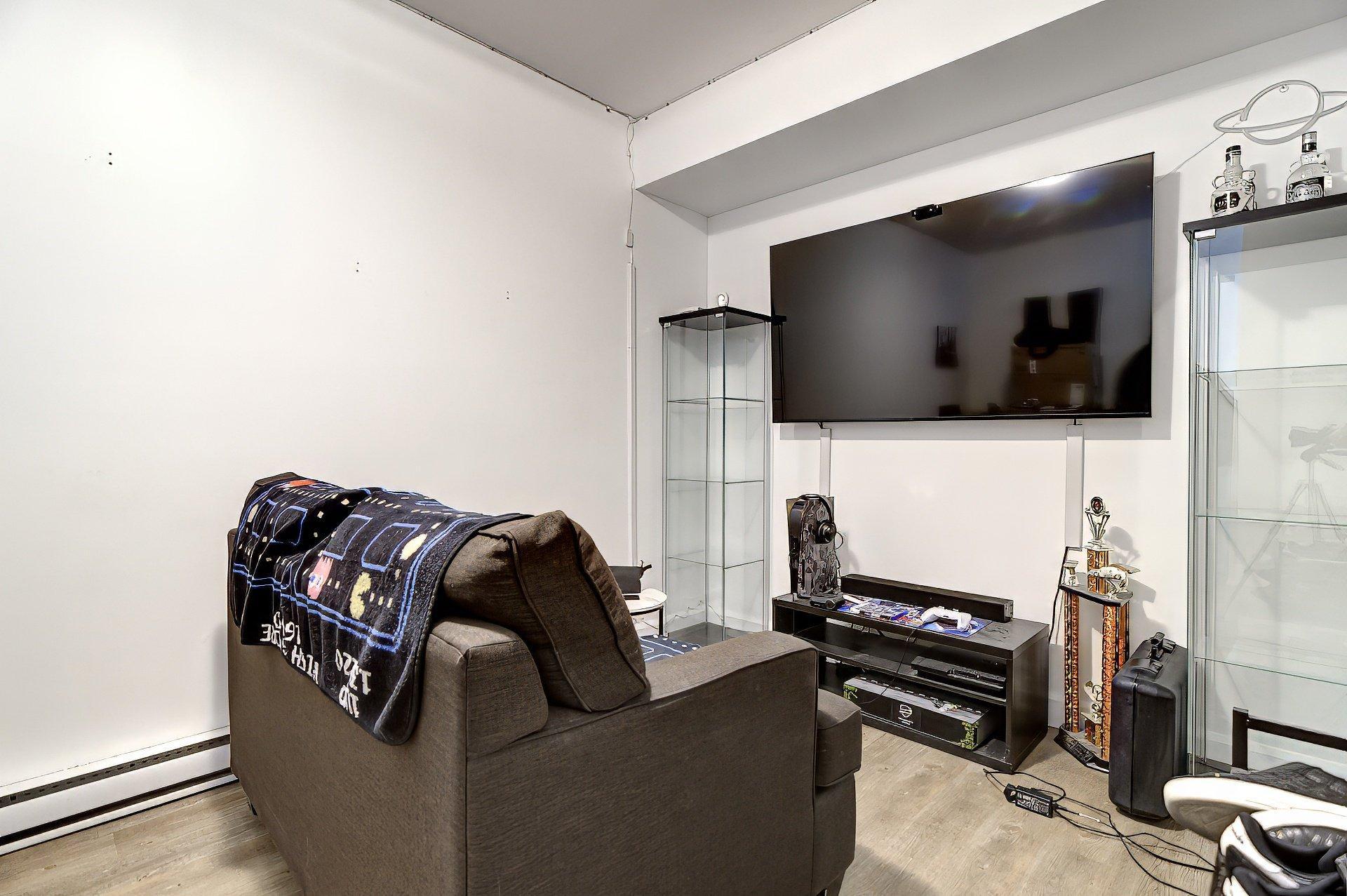 









79


Rue Provost

,
Montréal (Lachine),




QC
H8S1L3

