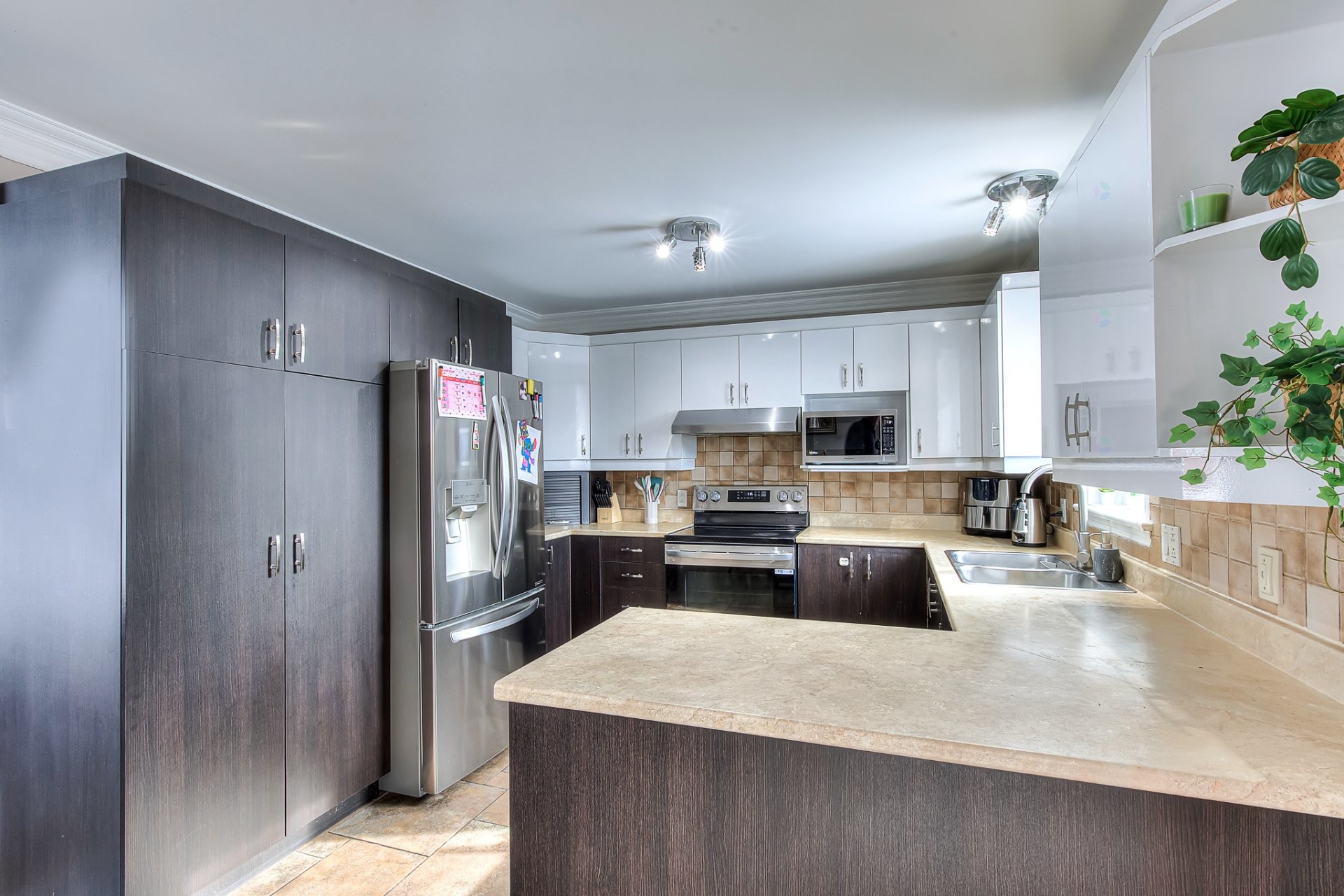 









52


Rue François-Baillairgé

,
Blainville,




QC
J7C5X8

