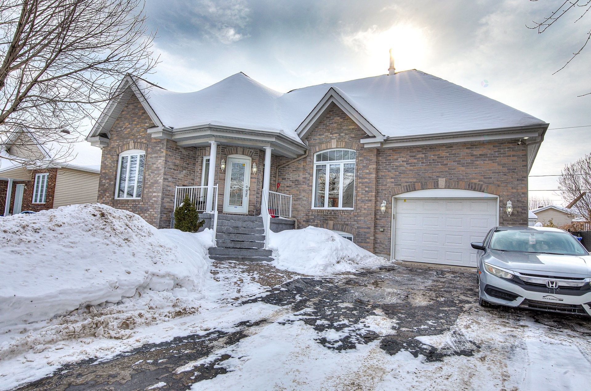 









52


Rue François-Baillairgé

,
Blainville,




QC
J7C5X8

