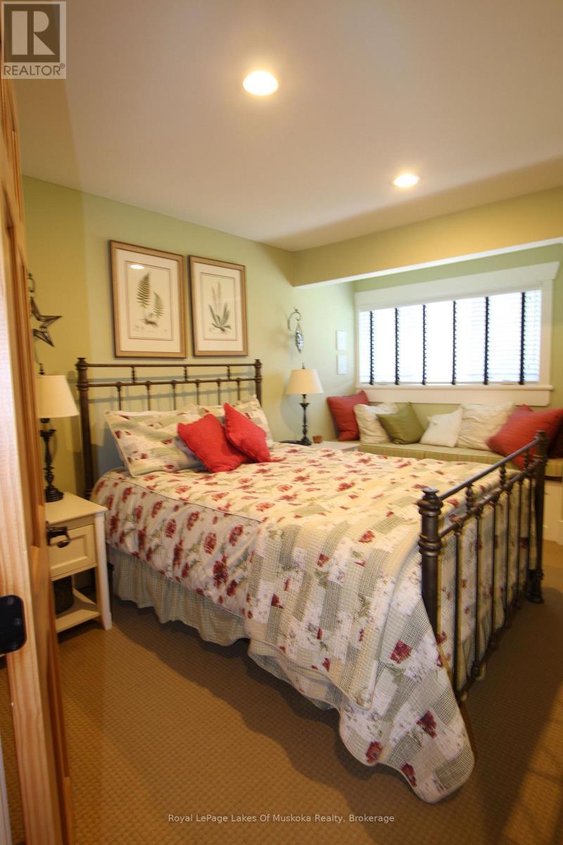 












V 7 W 6 - 1020 BIRCH GLEN ROAD

,
Lake of Bays (Mclean),




Ontario
P0B1A0

