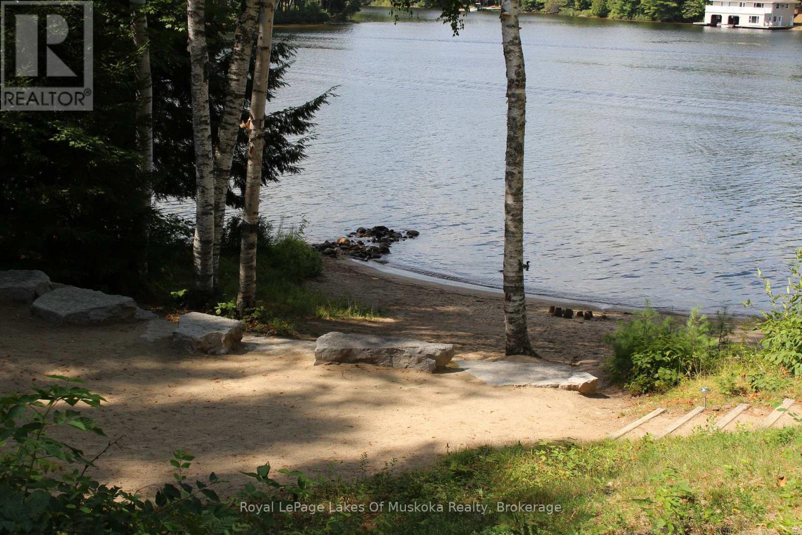












V 7 W 6 - 1020 BIRCH GLEN ROAD

,
Lake of Bays (Mclean),




Ontario
P0B1A0

