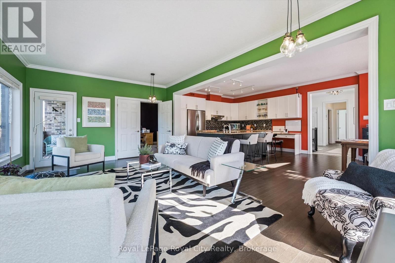 












1 - 39 KAY CRESCENT

,
Guelph (Pineridge/Westminster Woods),




Ontario
N1L0N5

