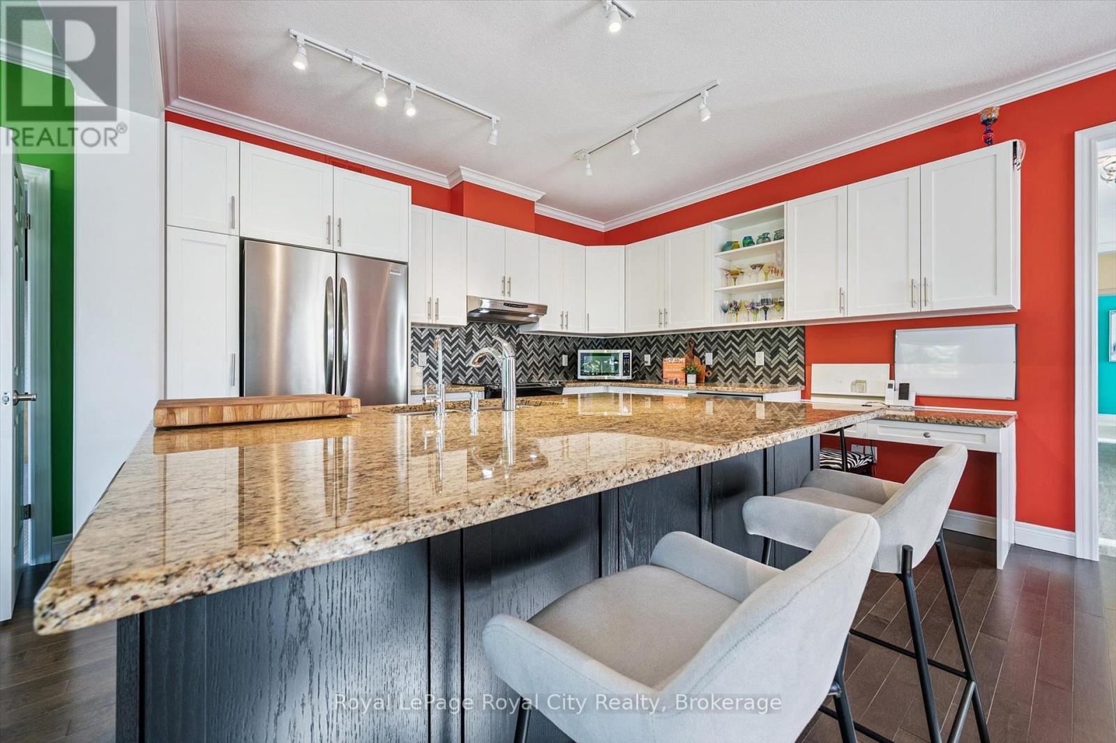 












1 - 39 KAY CRESCENT

,
Guelph (Pineridge/Westminster Woods),




Ontario
N1L0N5

