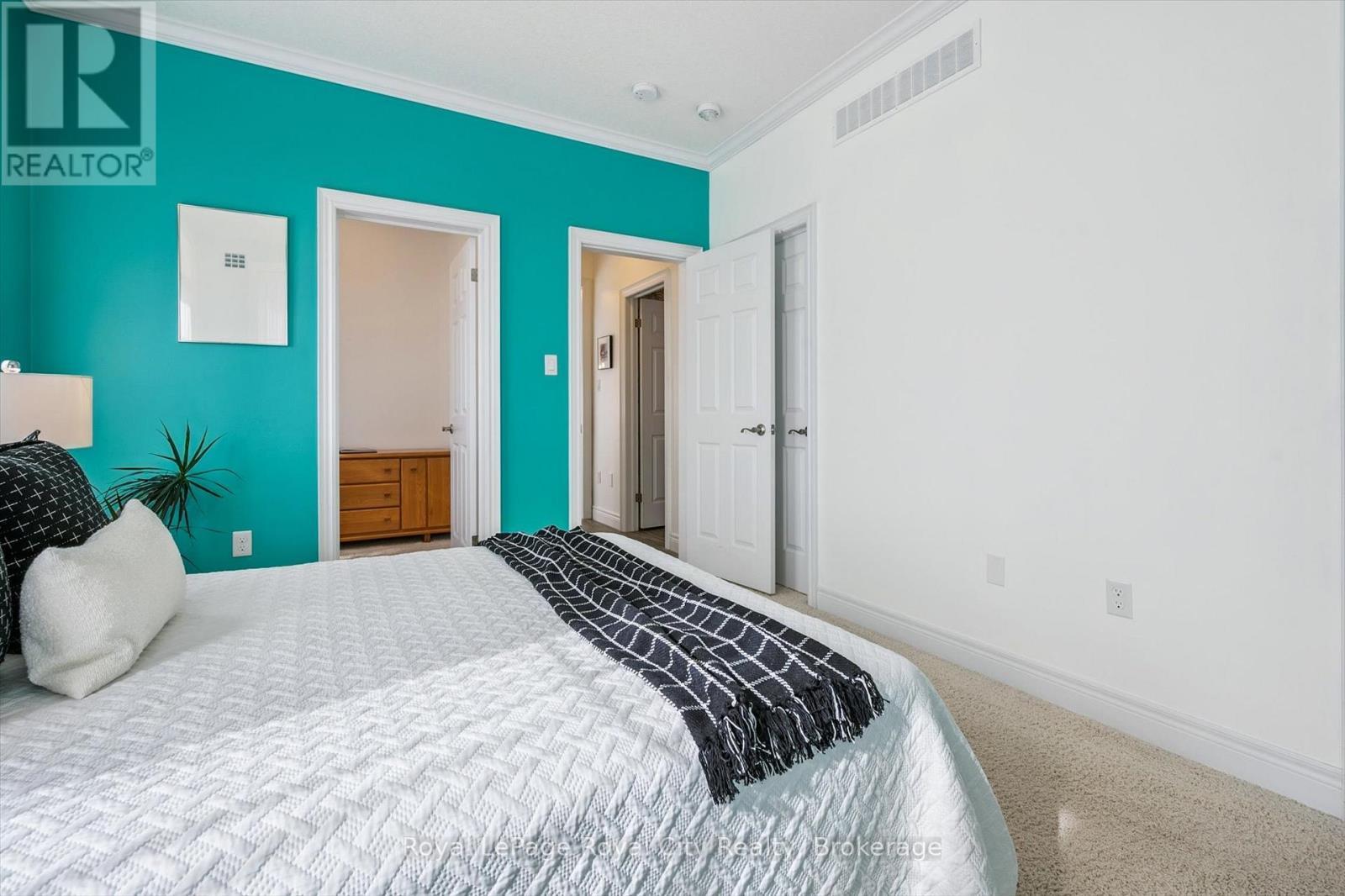 












1 - 39 KAY CRESCENT

,
Guelph (Pineridge/Westminster Woods),




Ontario
N1L0N5

