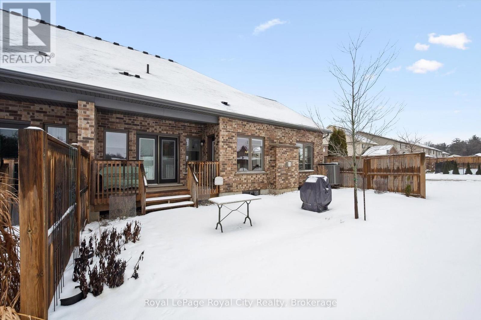 












1 - 39 KAY CRESCENT

,
Guelph (Pineridge/Westminster Woods),




Ontario
N1L0N5

