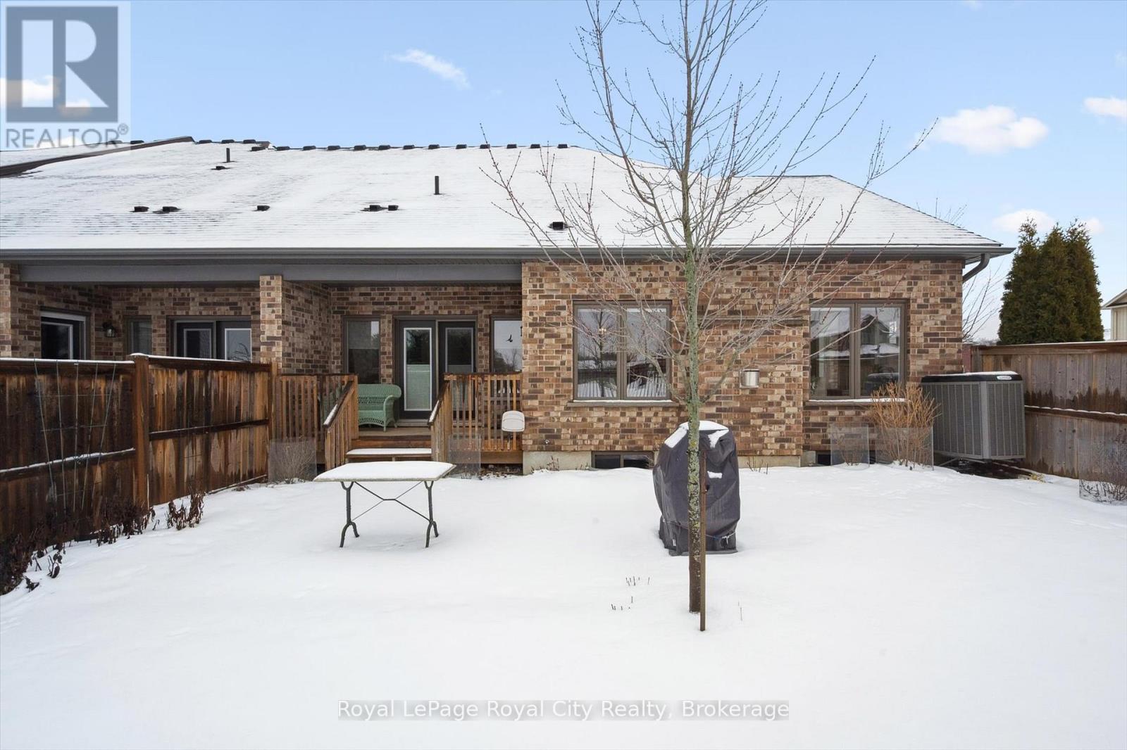 












1 - 39 KAY CRESCENT

,
Guelph (Pineridge/Westminster Woods),




Ontario
N1L0N5

