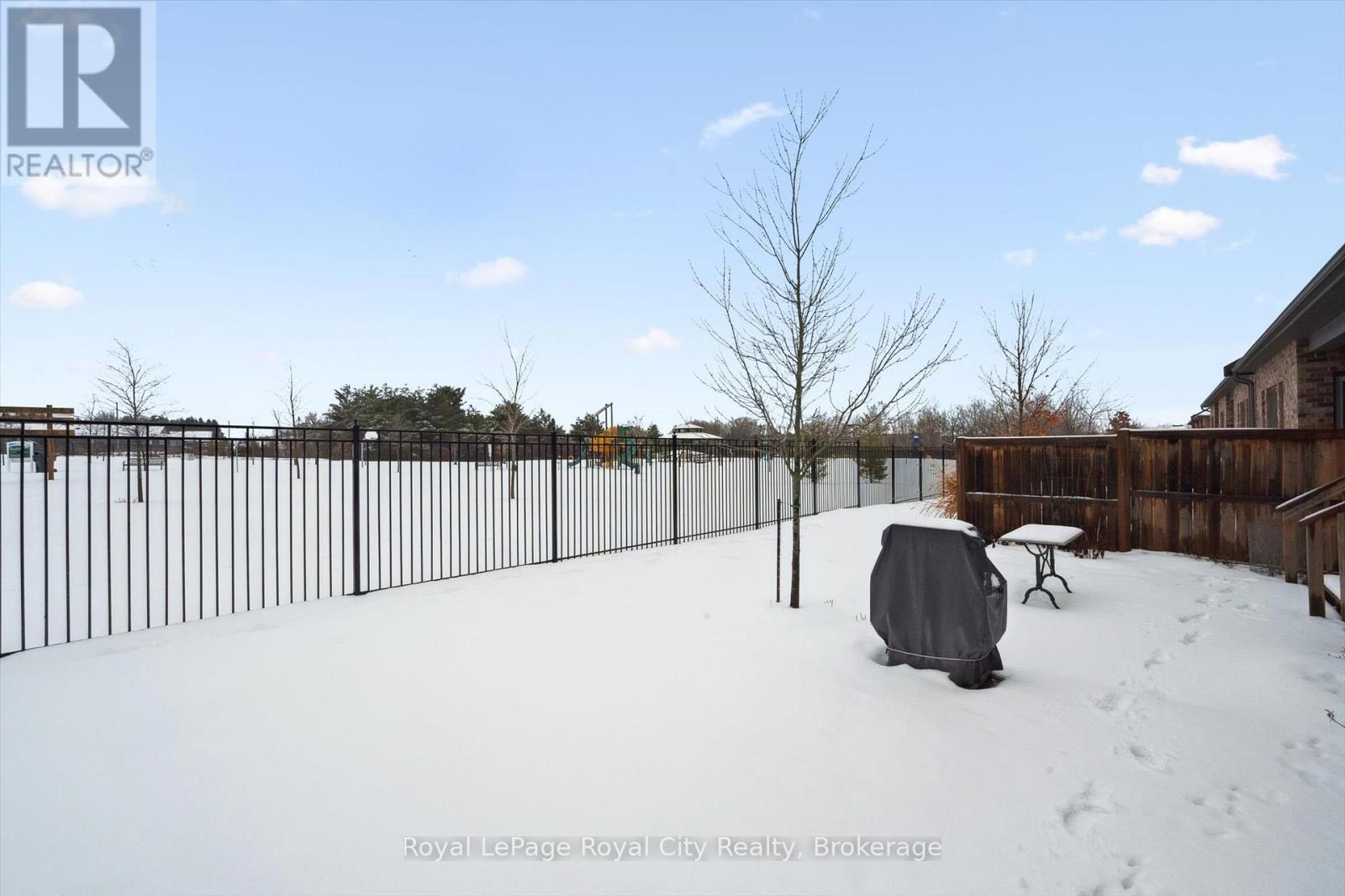 












1 - 39 KAY CRESCENT

,
Guelph (Pineridge/Westminster Woods),




Ontario
N1L0N5

