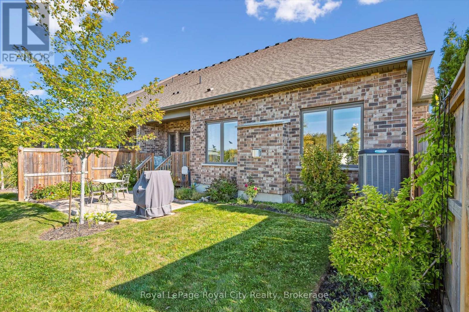 












1 - 39 KAY CRESCENT

,
Guelph (Pineridge/Westminster Woods),




Ontario
N1L0N5

