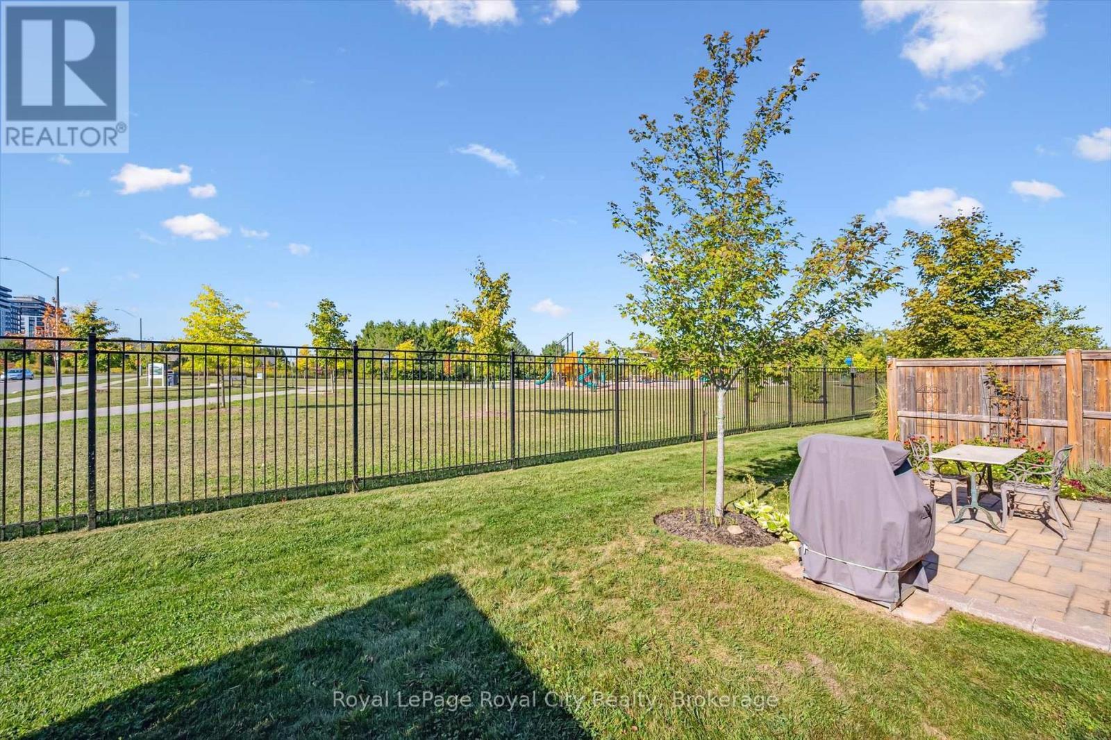 












1 - 39 KAY CRESCENT

,
Guelph (Pineridge/Westminster Woods),




Ontario
N1L0N5

