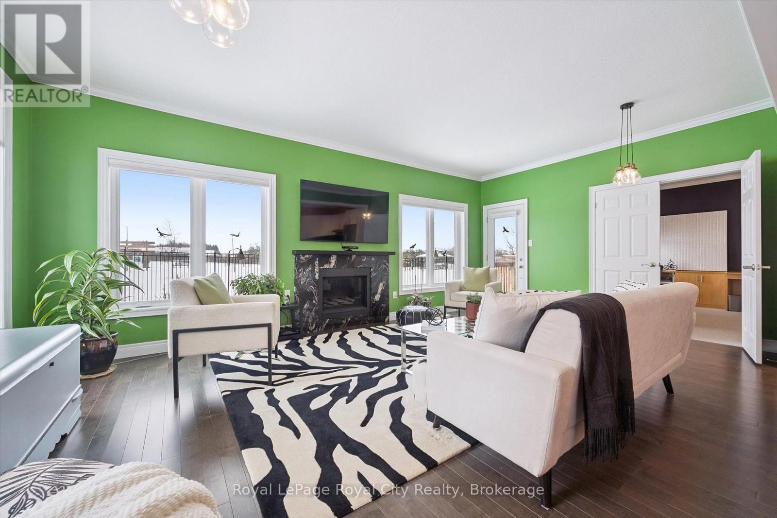 












1 - 39 KAY CRESCENT

,
Guelph (Pineridge/Westminster Woods),




Ontario
N1L0N5

