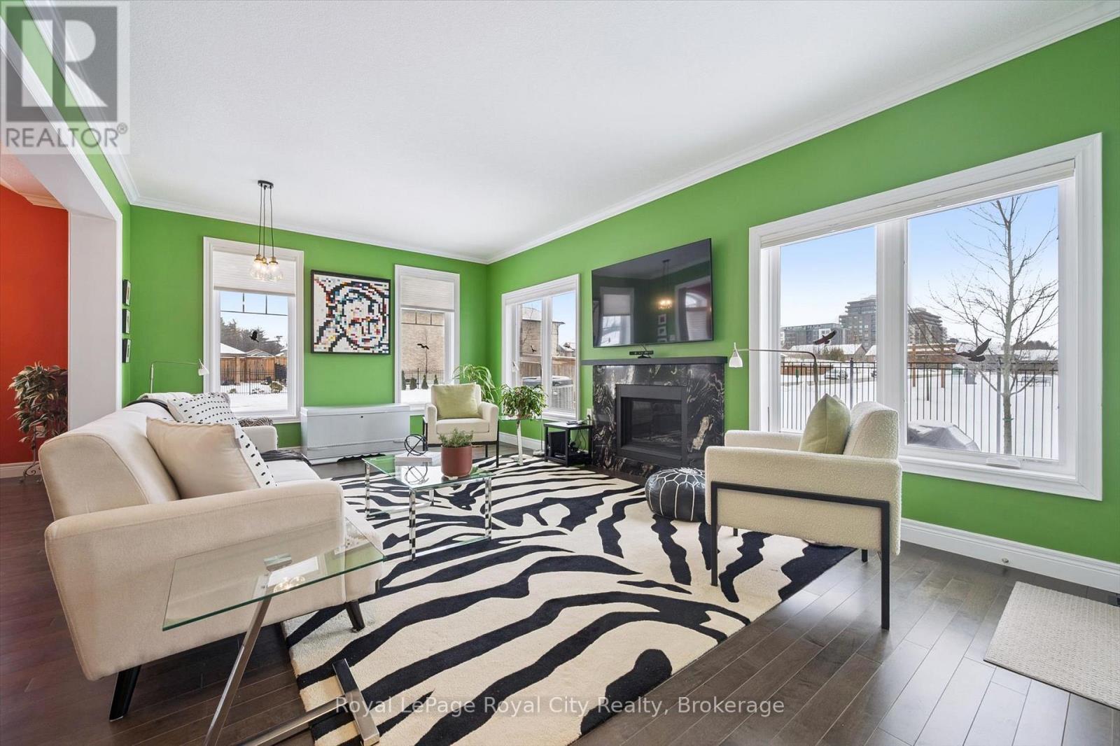 












1 - 39 KAY CRESCENT

,
Guelph (Pineridge/Westminster Woods),




Ontario
N1L0N5

