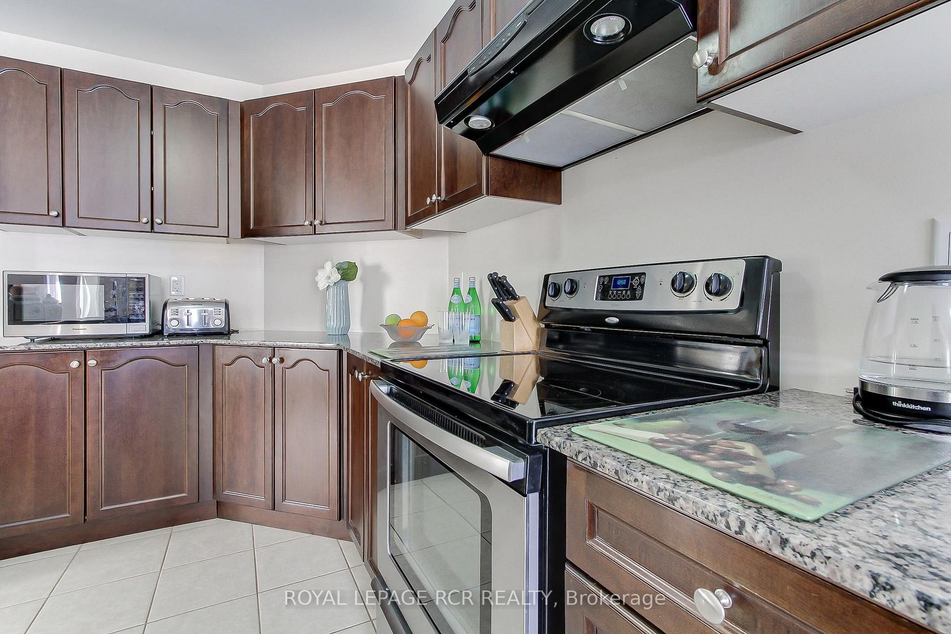 









500


Woodspring

Avenue,
Newmarket,




ON
L9N 0C2

