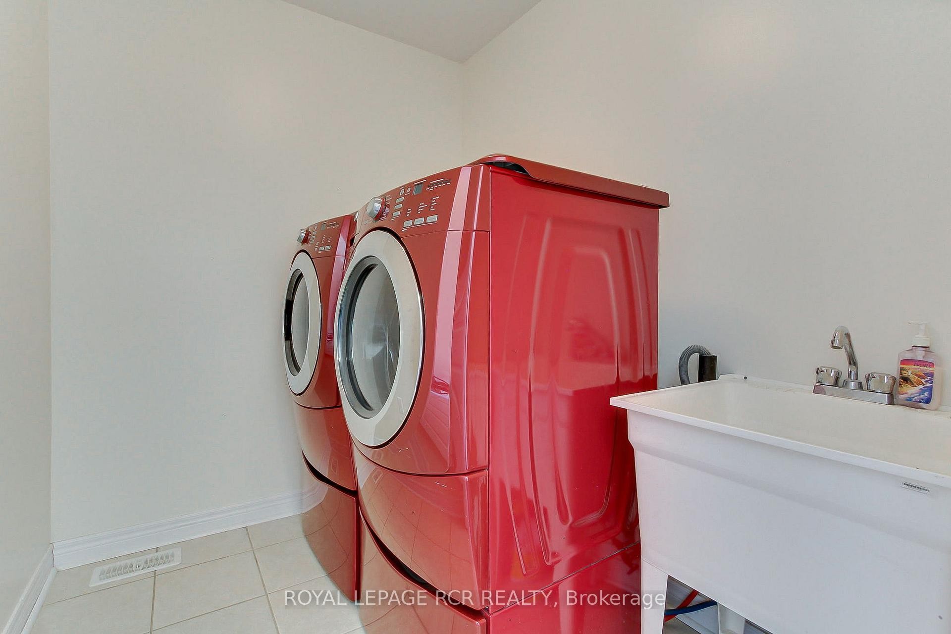 









500


Woodspring

Avenue,
Newmarket,




ON
L9N 0C2

