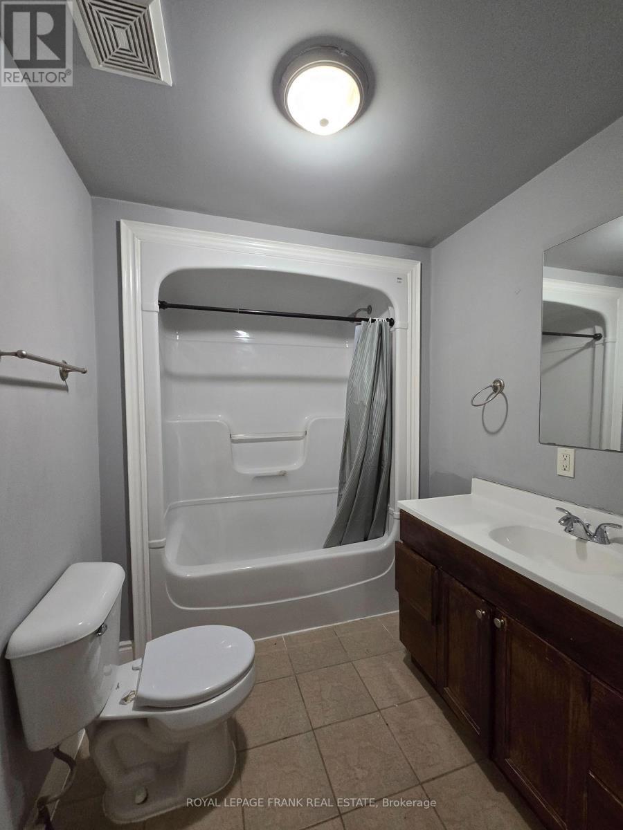 












208 - 54 KING STREET E

,
Clarington (Bowmanville),




Ontario
L1C1N3

