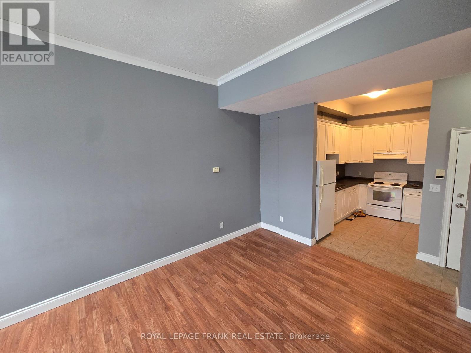 












208 - 54 KING STREET E

,
Clarington (Bowmanville),




Ontario
L1C1N3

