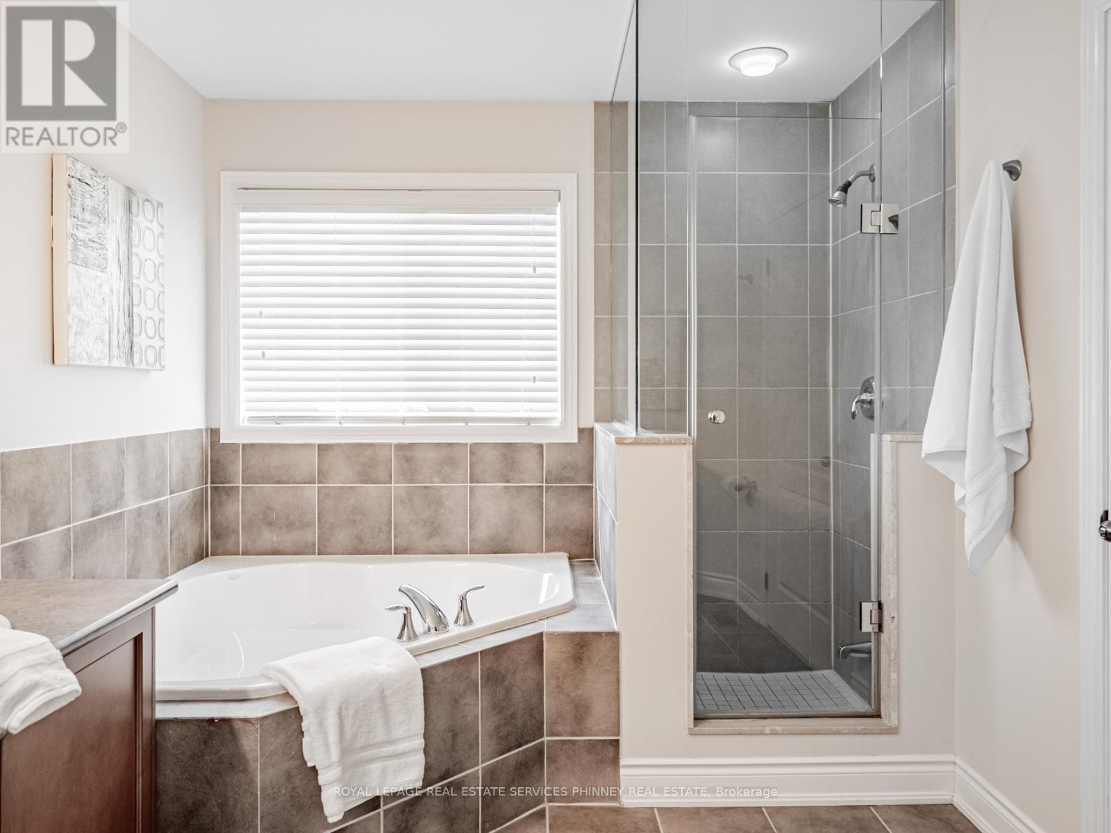 












130 INNVILLE CRESCENT

,
Oakville,




Ontario
L6L0B8

