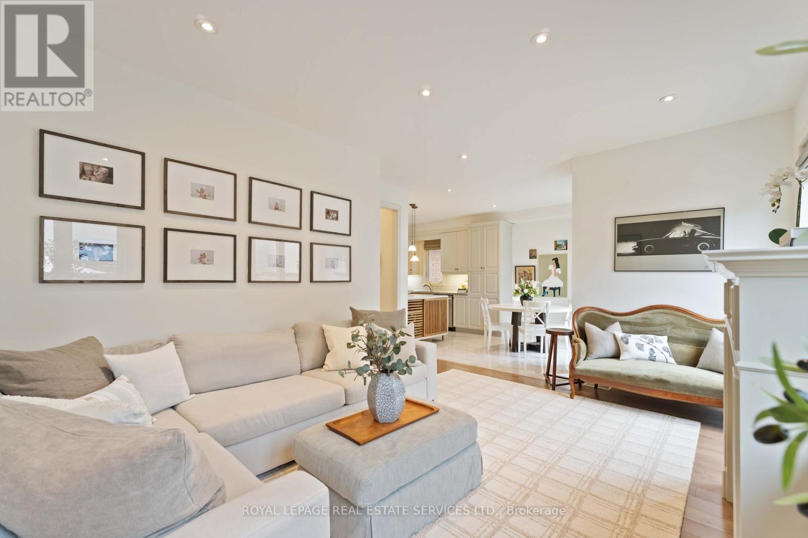 












28 BABCOCK STREET

,
Hamilton,




Ontario
L8B0S6

