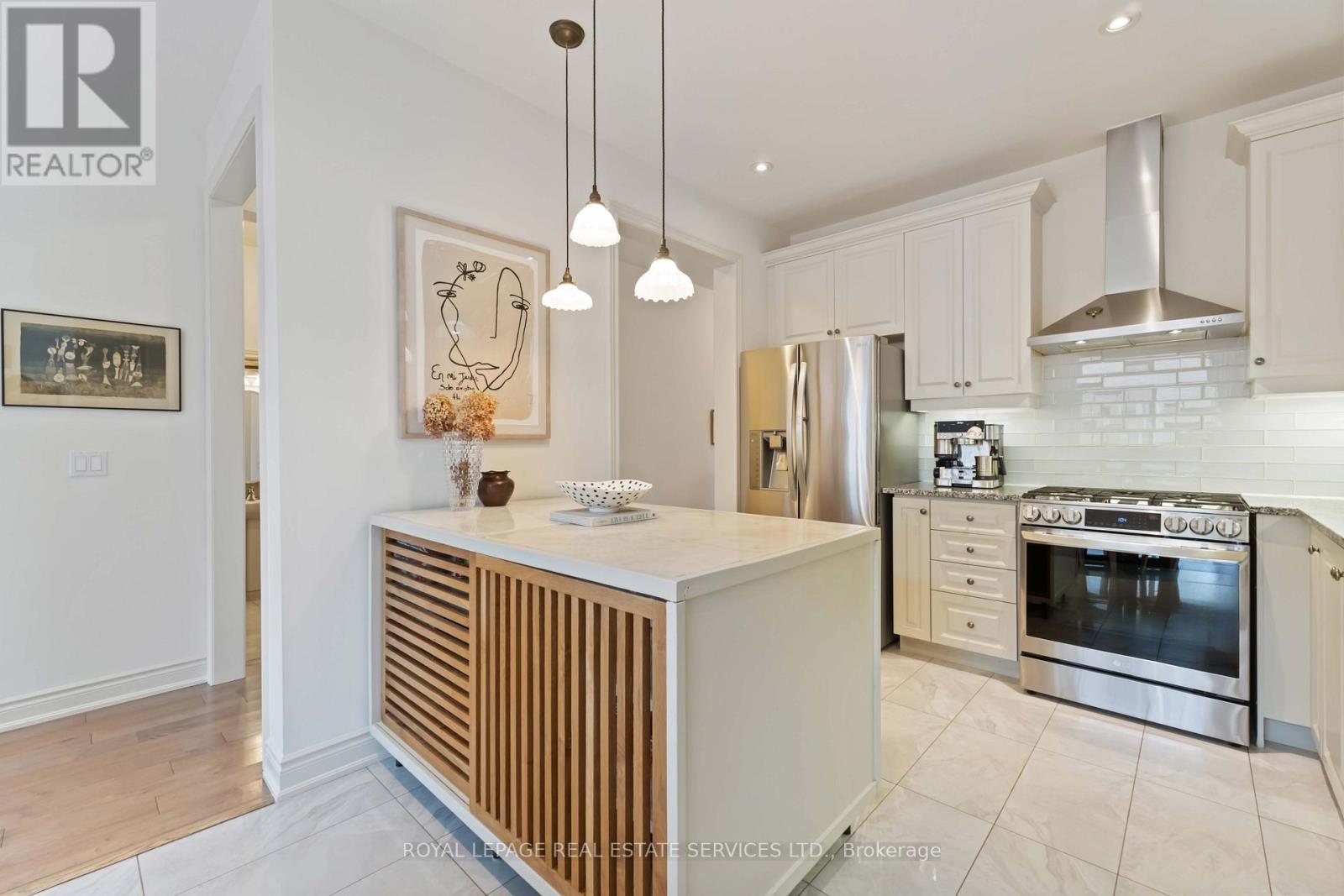 












28 BABCOCK STREET

,
Hamilton,




Ontario
L8B0S6

