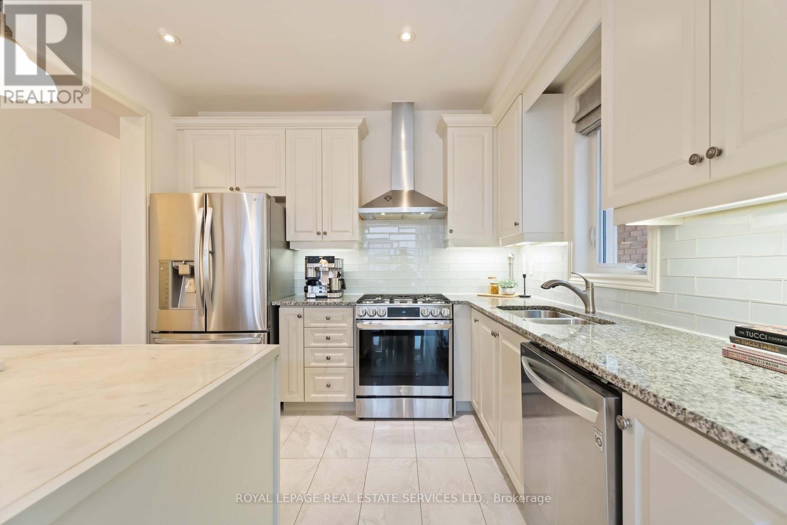 












28 BABCOCK STREET

,
Hamilton,




Ontario
L8B0S6

