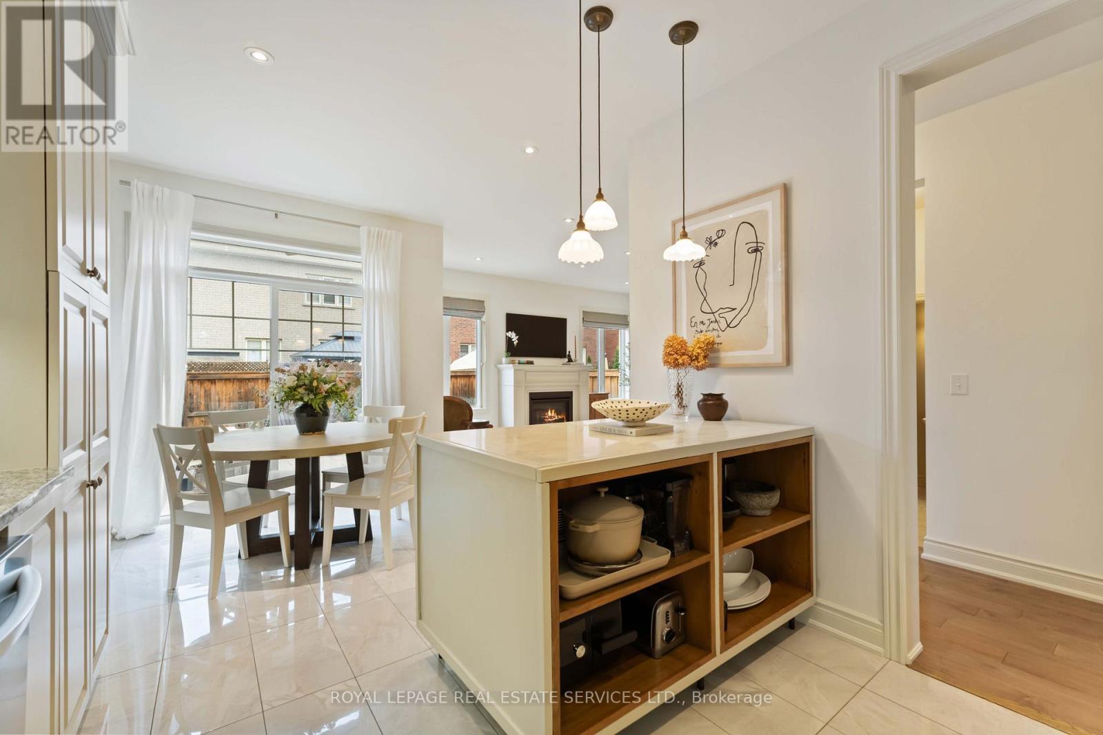 












28 BABCOCK STREET

,
Hamilton,




Ontario
L8B0S6

