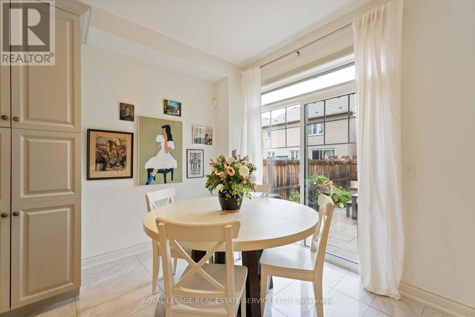 












28 BABCOCK STREET

,
Hamilton,




Ontario
L8B0S6

