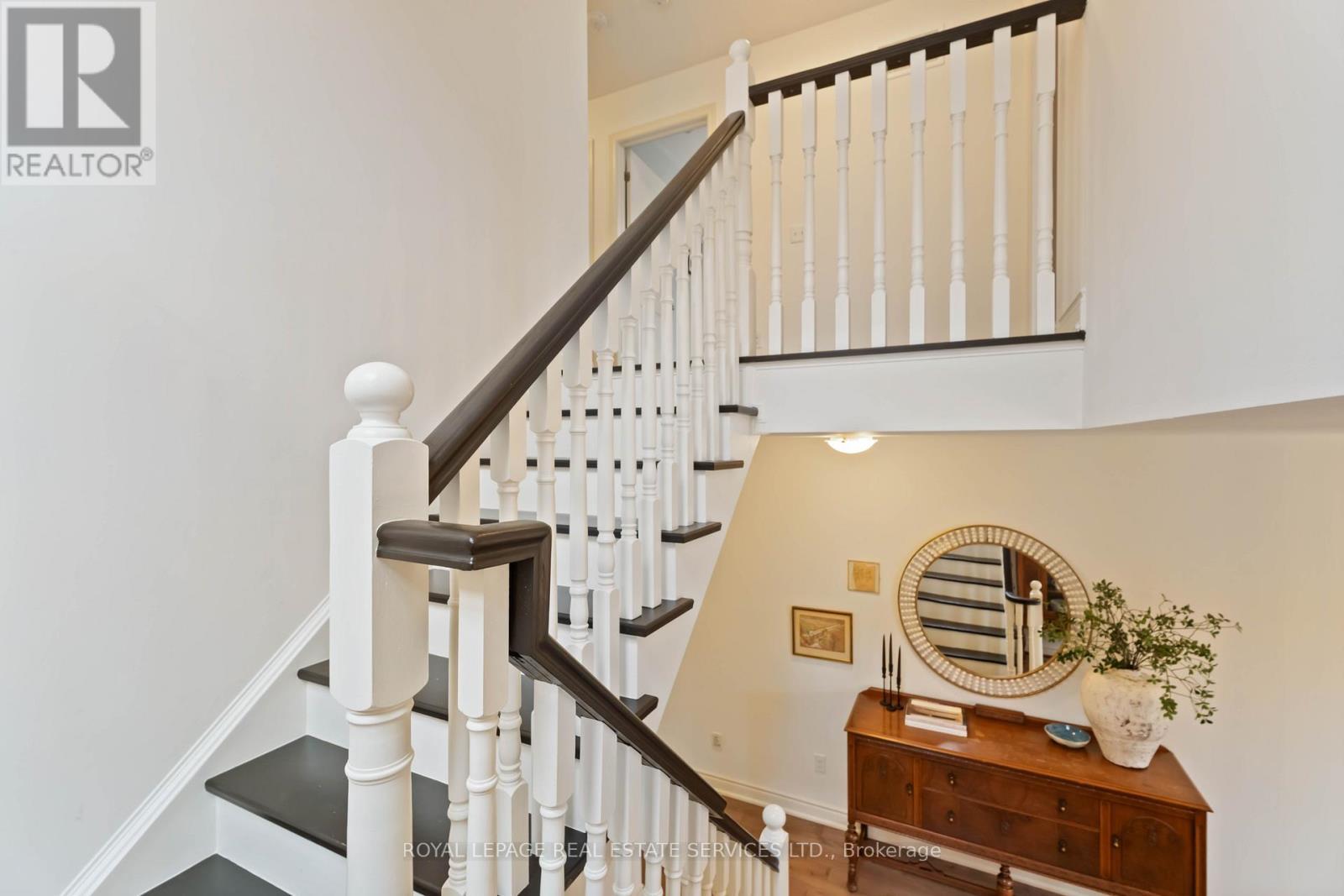 












28 BABCOCK STREET

,
Hamilton,




Ontario
L8B0S6

