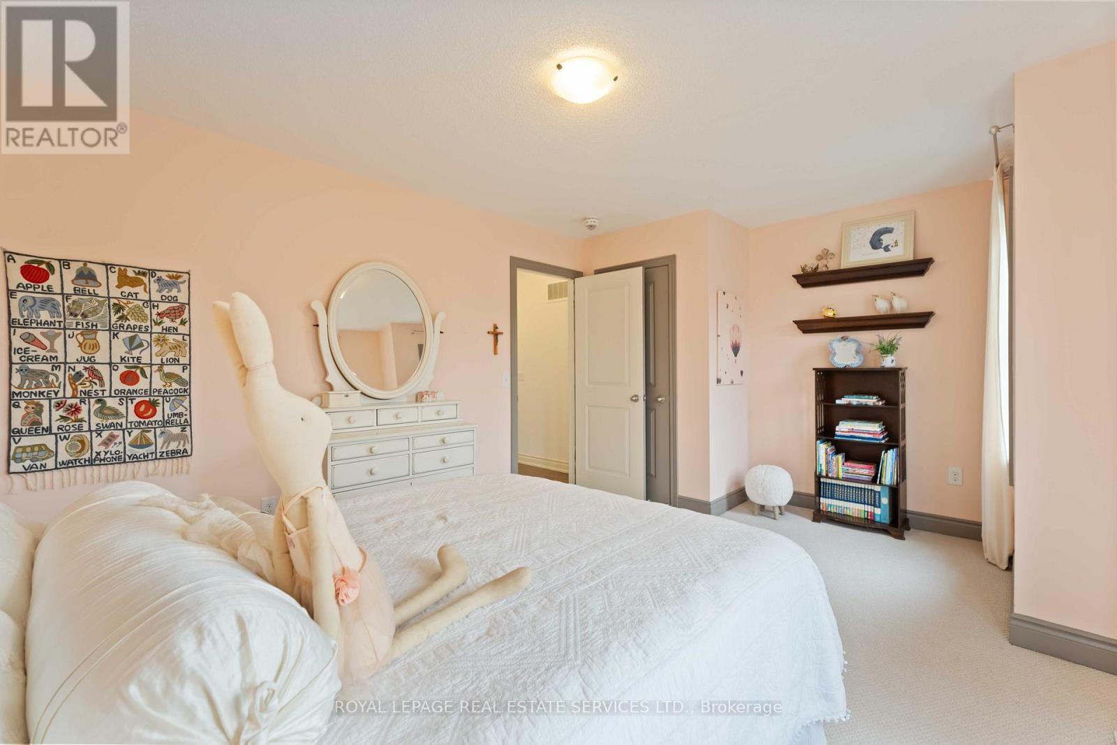 












28 BABCOCK STREET

,
Hamilton,




Ontario
L8B0S6

