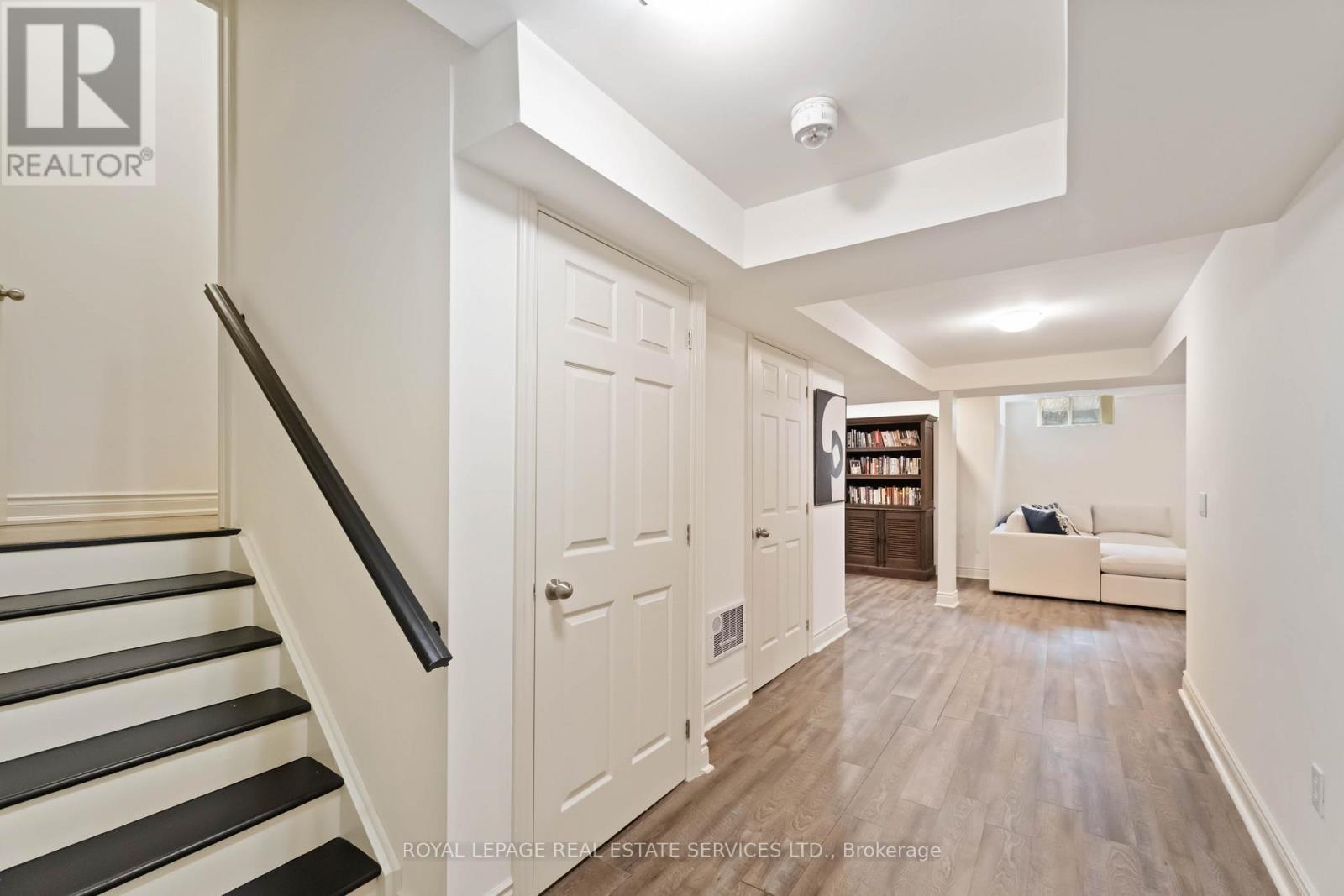 












28 BABCOCK STREET

,
Hamilton,




Ontario
L8B0S6

