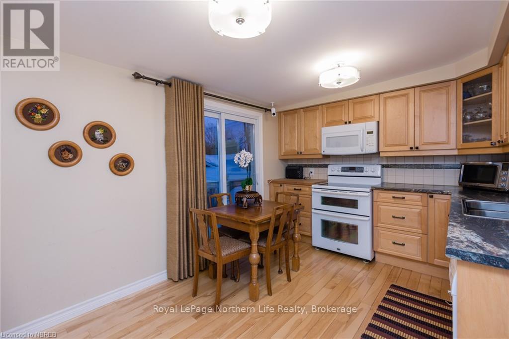 












581 BANNER AVENUE

,
North Bay (Ferris),




Ontario
P1A1X7

