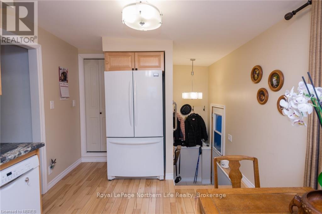 












581 BANNER AVENUE

,
North Bay (Ferris),




Ontario
P1A1X7

