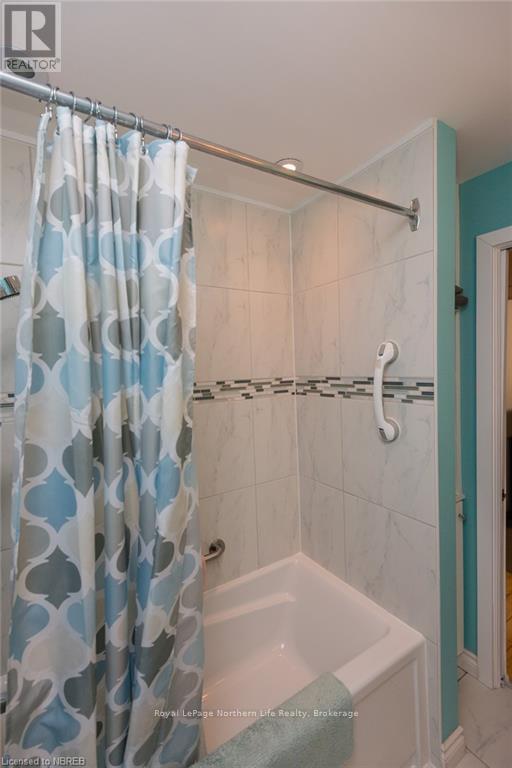 












581 BANNER AVENUE

,
North Bay (Ferris),




Ontario
P1A1X7

