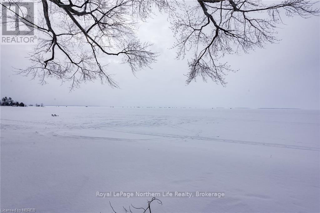 












581 BANNER AVENUE

,
North Bay (Ferris),




Ontario
P1A1X7

