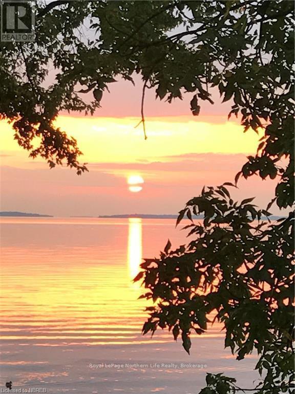 












581 BANNER AVENUE

,
North Bay (Ferris),




Ontario
P1A1X7

