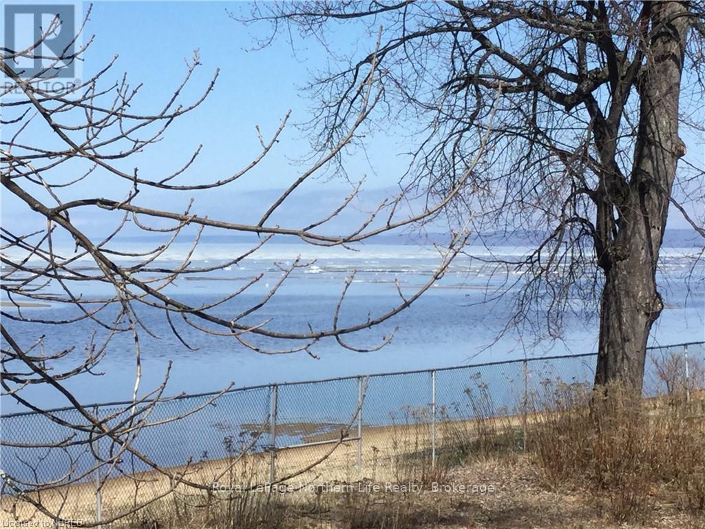 












581 BANNER AVENUE

,
North Bay (Ferris),




Ontario
P1A1X7

