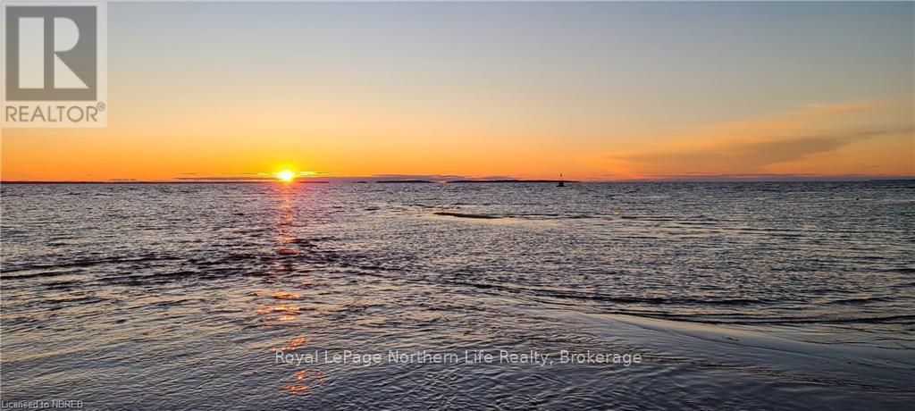 












581 BANNER AVENUE

,
North Bay (Ferris),




Ontario
P1A1X7

