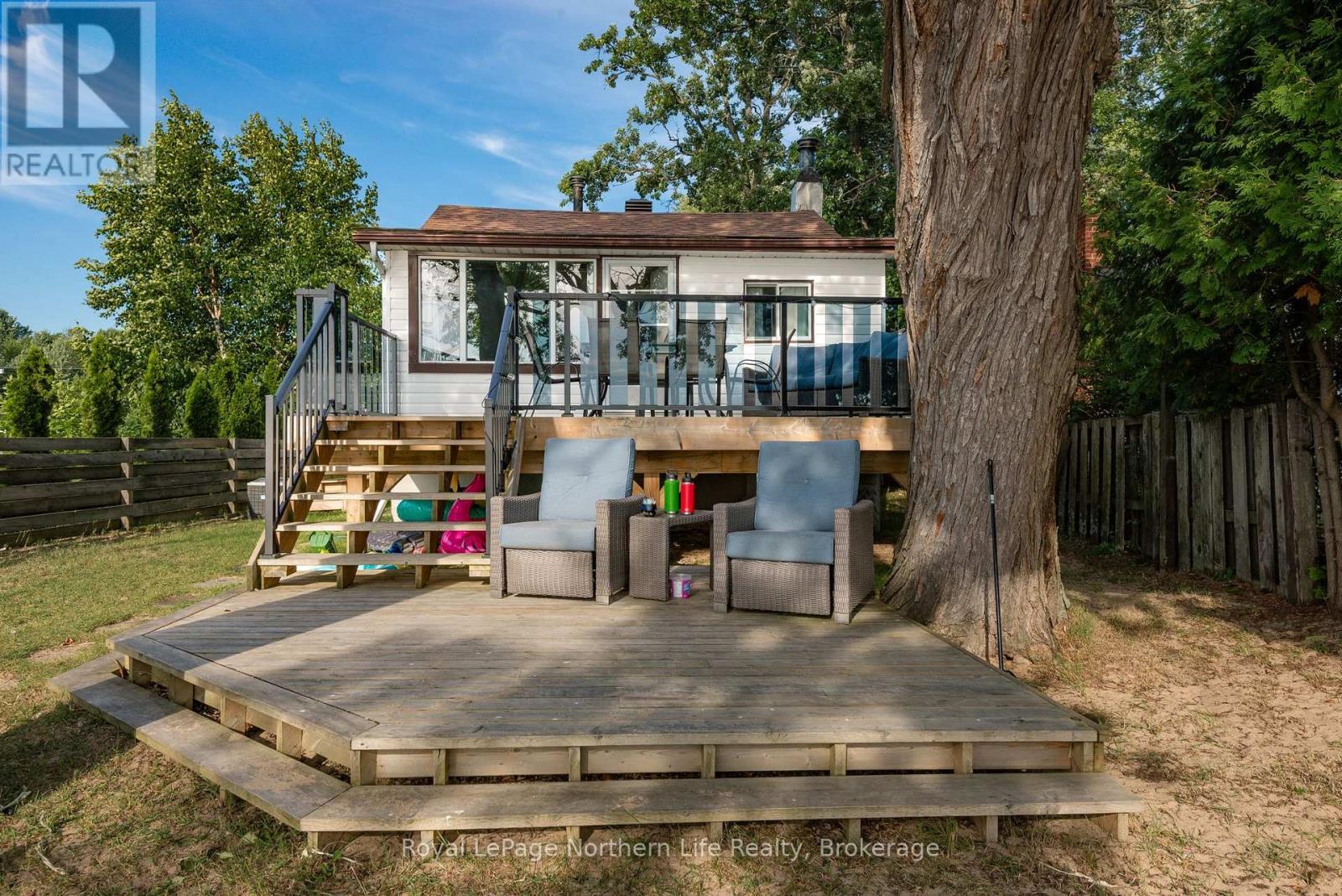 












581 BANNER AVENUE

,
North Bay (Ferris),




Ontario
P1A1X7

