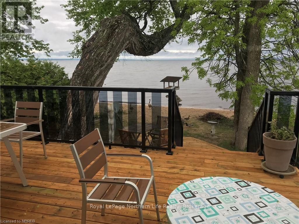 












581 BANNER AVENUE

,
North Bay (Ferris),




Ontario
P1A1X7

