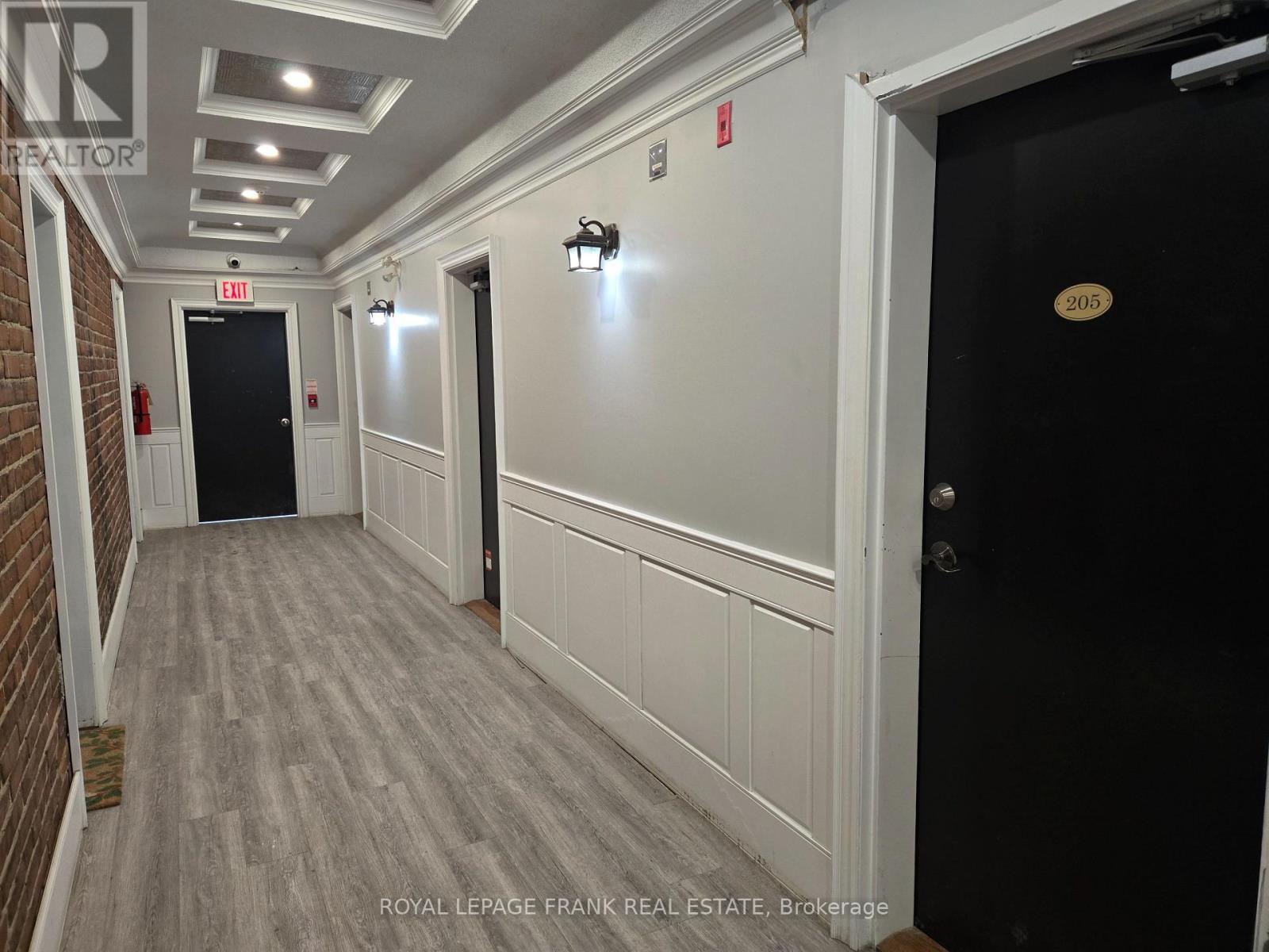 












205 - 54 KING STREET E

,
Clarington (Bowmanville),




Ontario
L1C1N3

