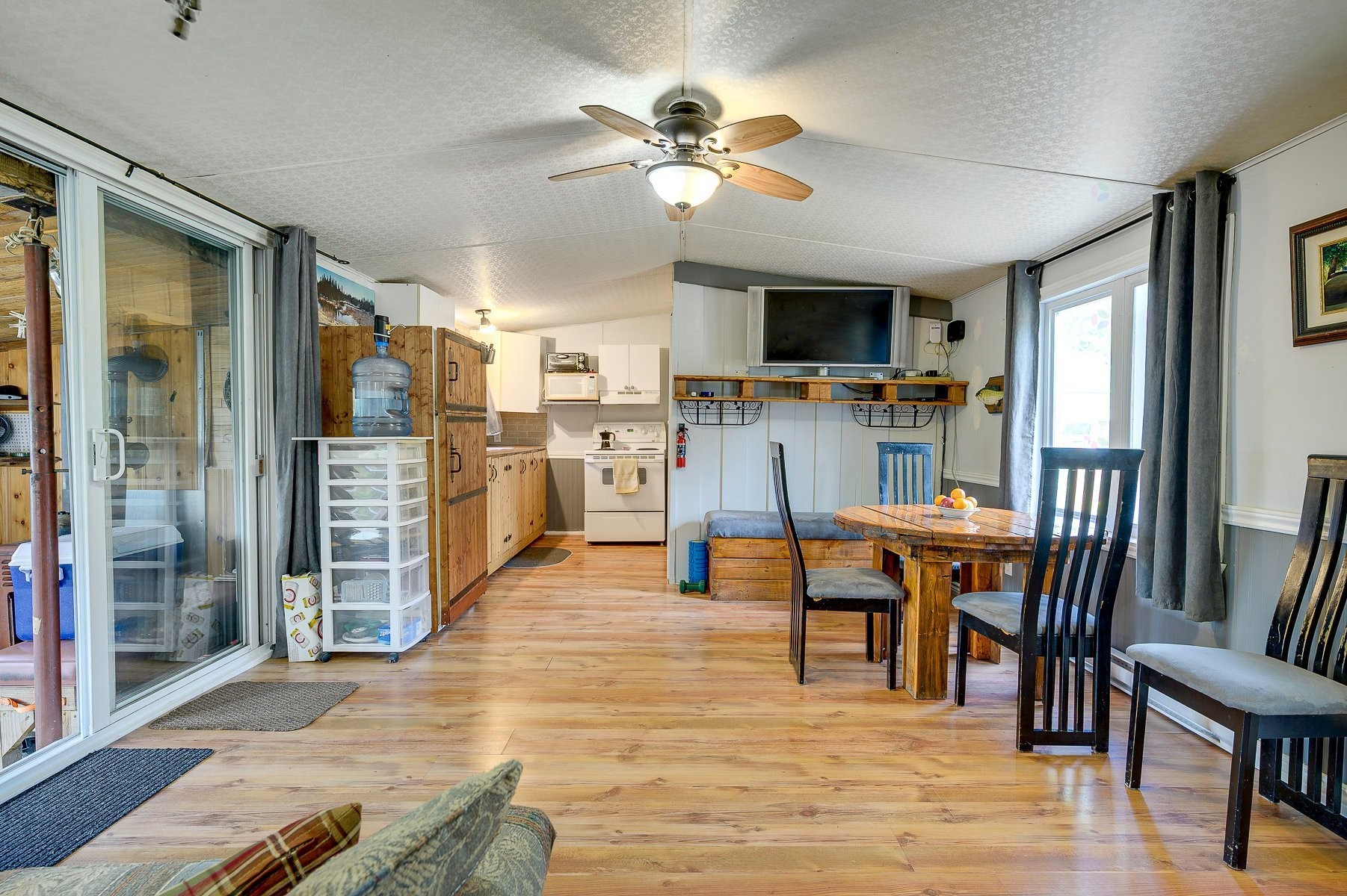 









198


Ch. de la Source

,
Lantier,




QC
J0T1V0

