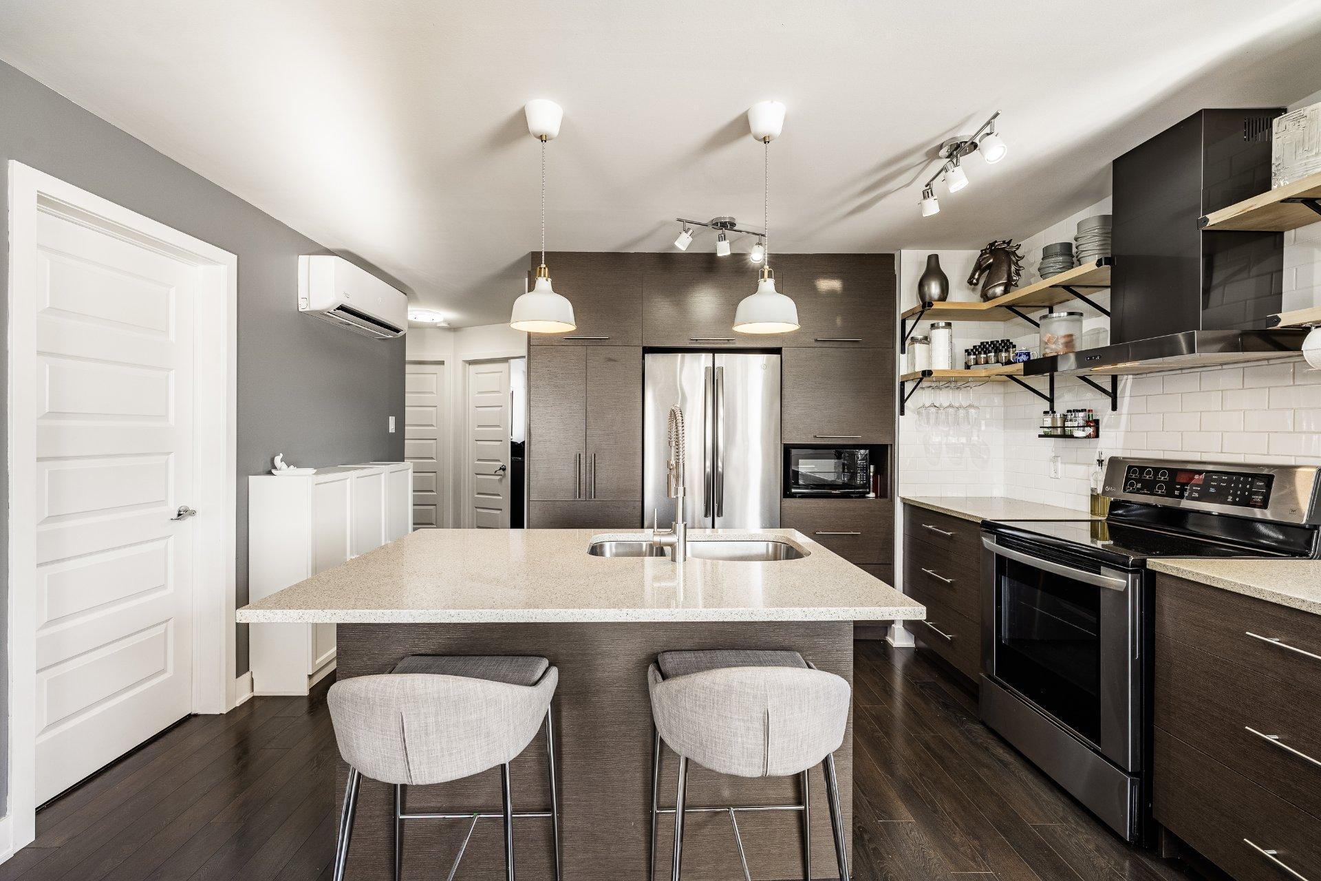 









1705


Boul. Lebel

, 102,
Chambly,




QC
J3L0S3

