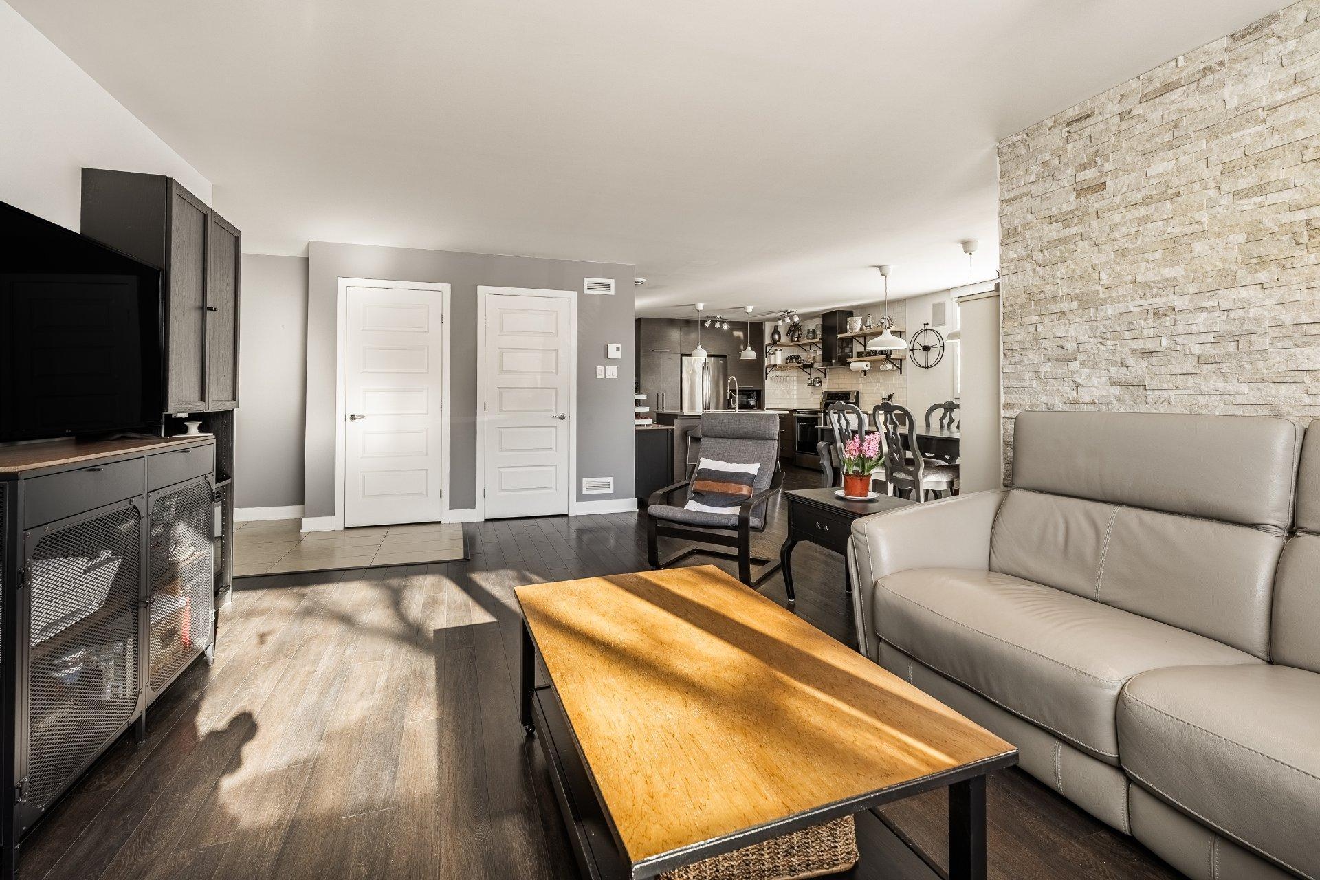 









1705


Boul. Lebel

, 102,
Chambly,




QC
J3L0S3

