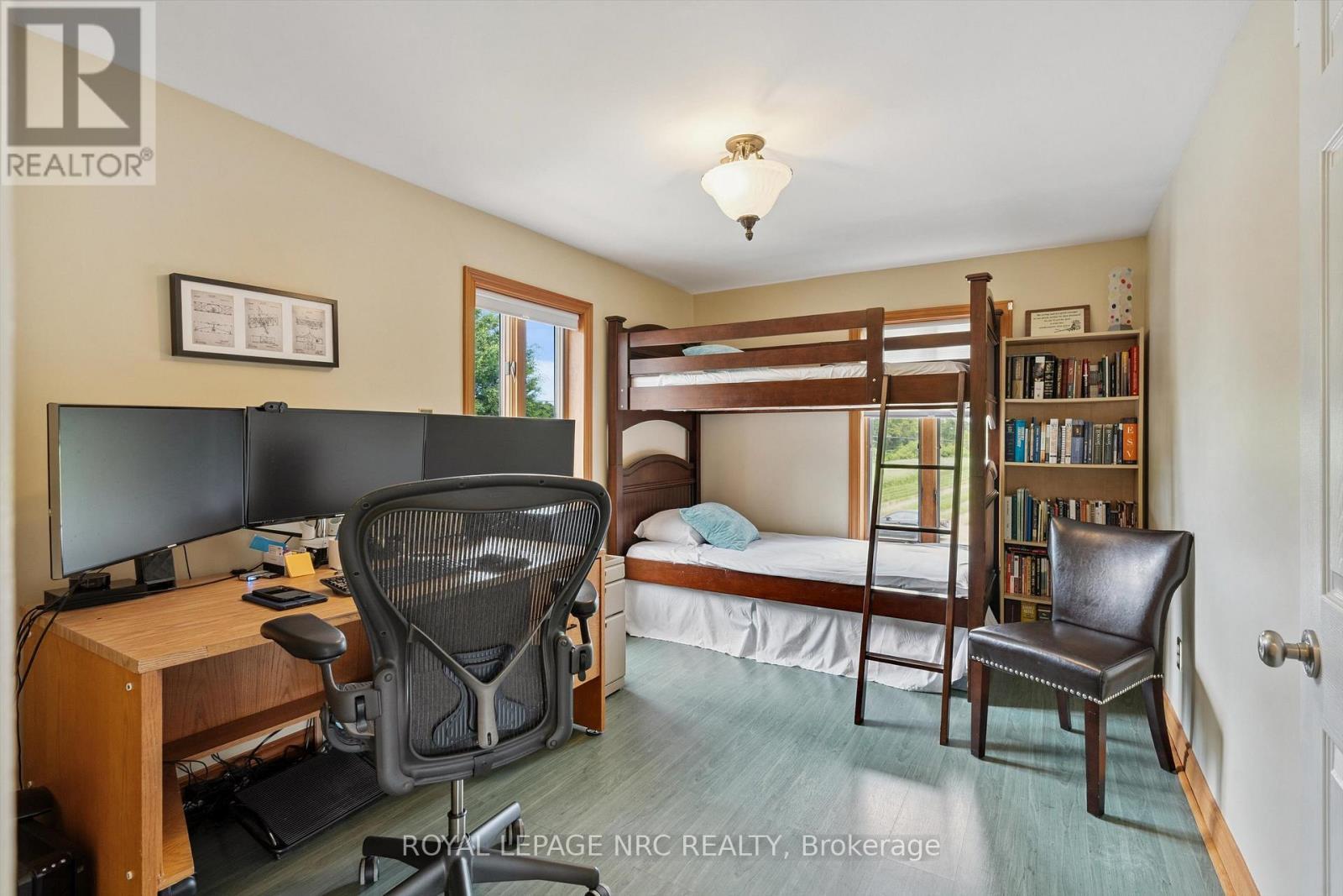 












1287 THIRD STREET

,
St. Catharines (Rural Port),




Ontario
L2R6P9

