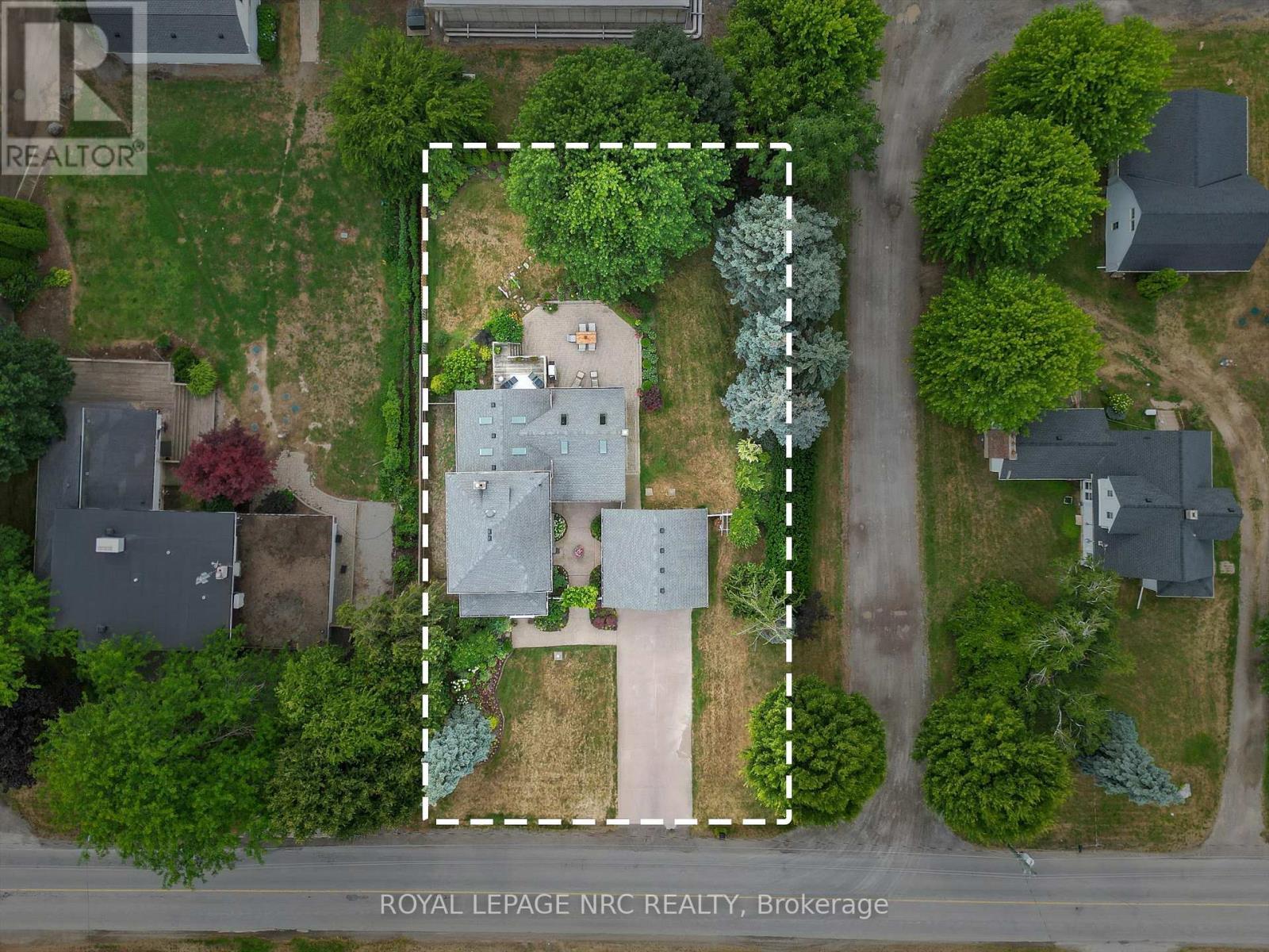 












1287 THIRD STREET

,
St. Catharines (Rural Port),




Ontario
L2R6P9

