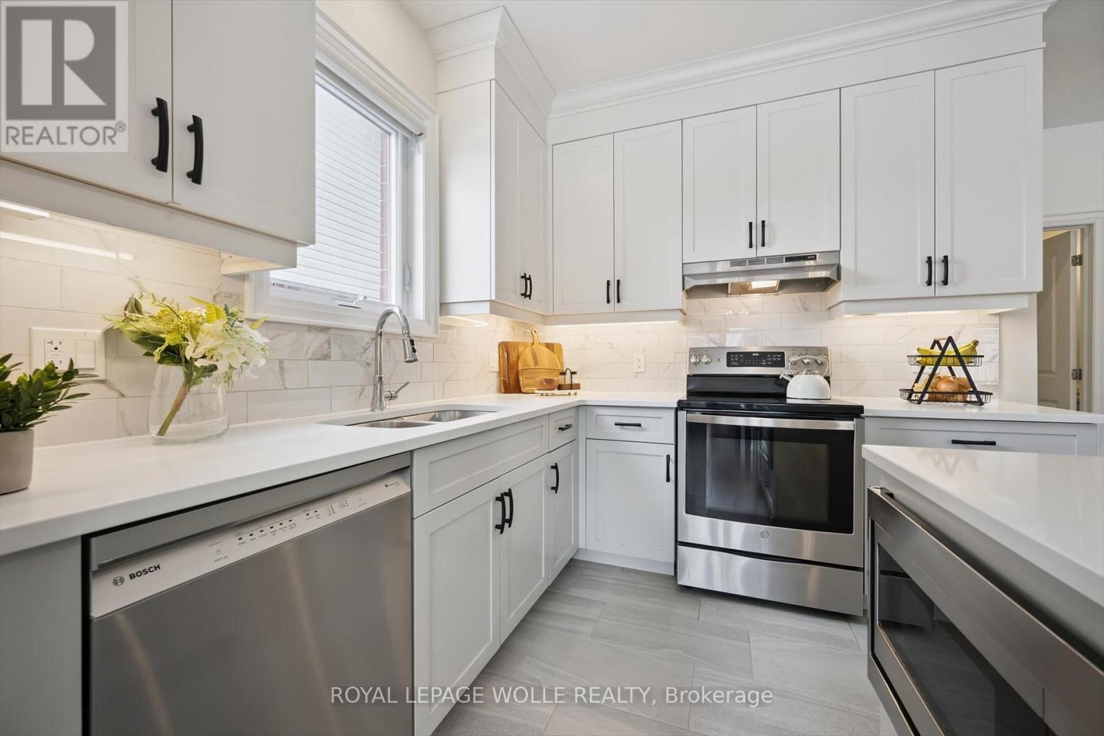 












138 WOODBERRY CRESCENT

,
Woolwich,




Ontario
N3B0E5

