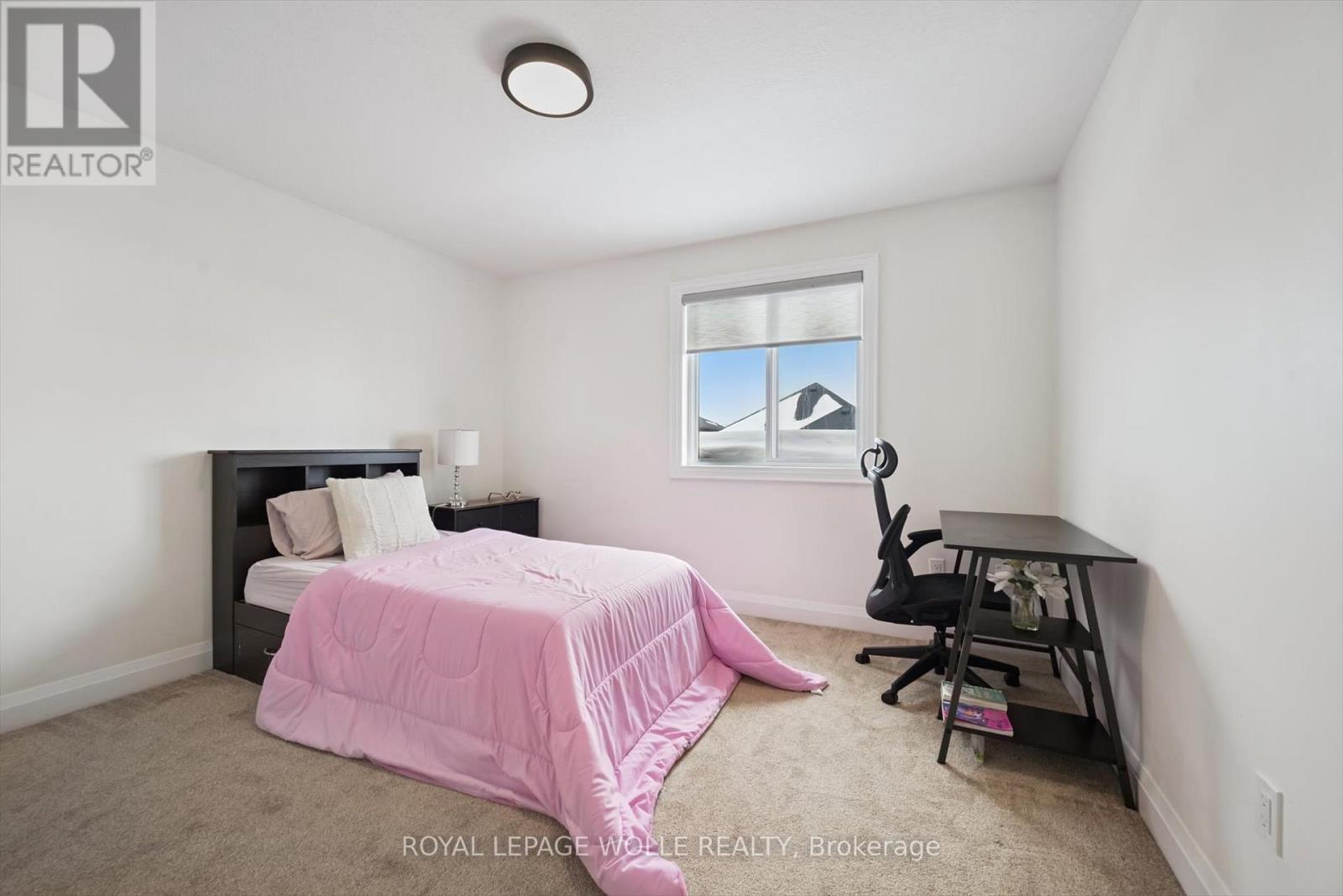 












138 WOODBERRY CRESCENT

,
Woolwich,




Ontario
N3B0E5

