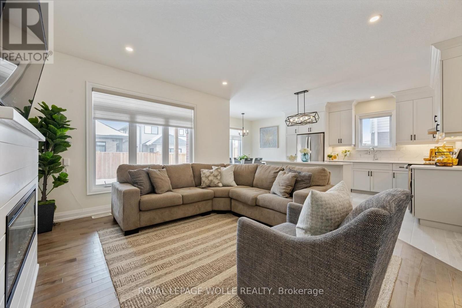 












138 WOODBERRY CRESCENT

,
Woolwich,




Ontario
N3B0E5

