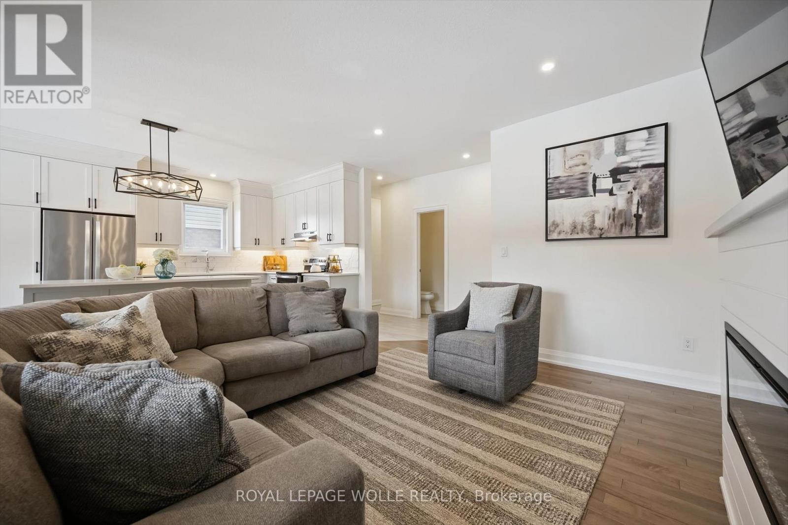 












138 WOODBERRY CRESCENT

,
Woolwich,




Ontario
N3B0E5

