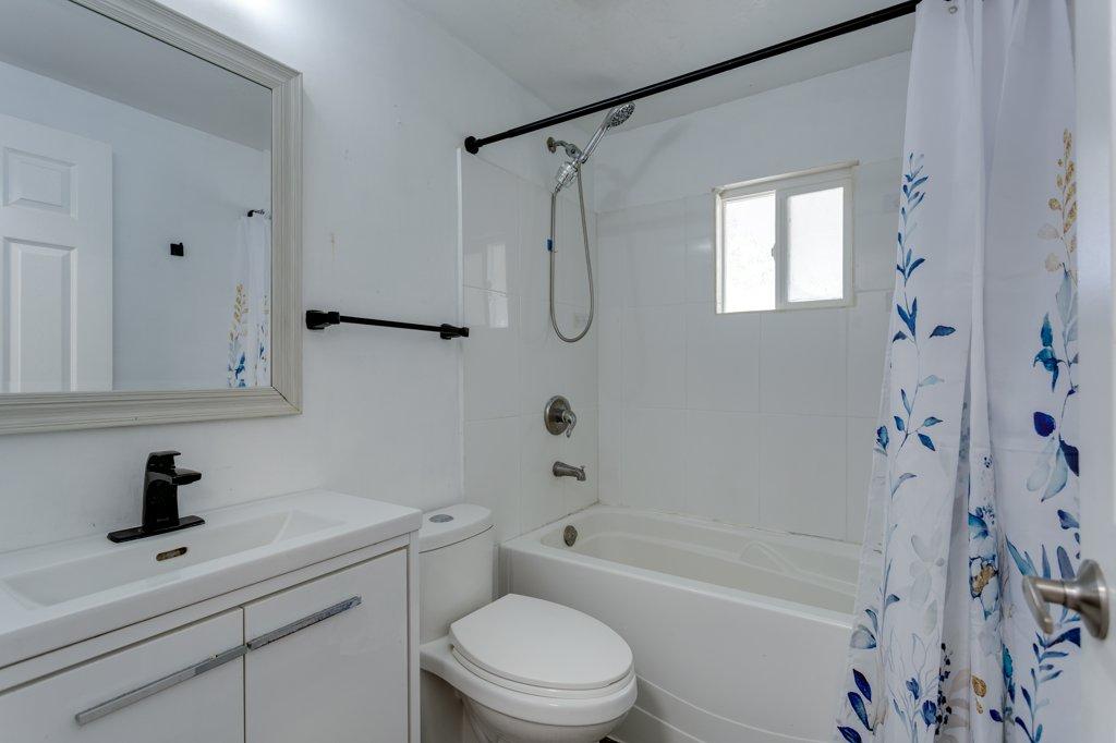 









720


Commonwealth

Road, 62,
Lake Country,




BC
V4V 1R6

