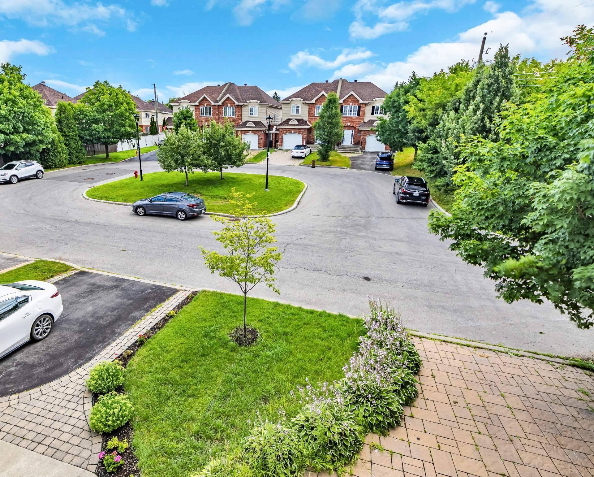 









5018


Rue Périard

,
Montréal (Pierrefonds-Roxboro),




QC
H9J4E2

